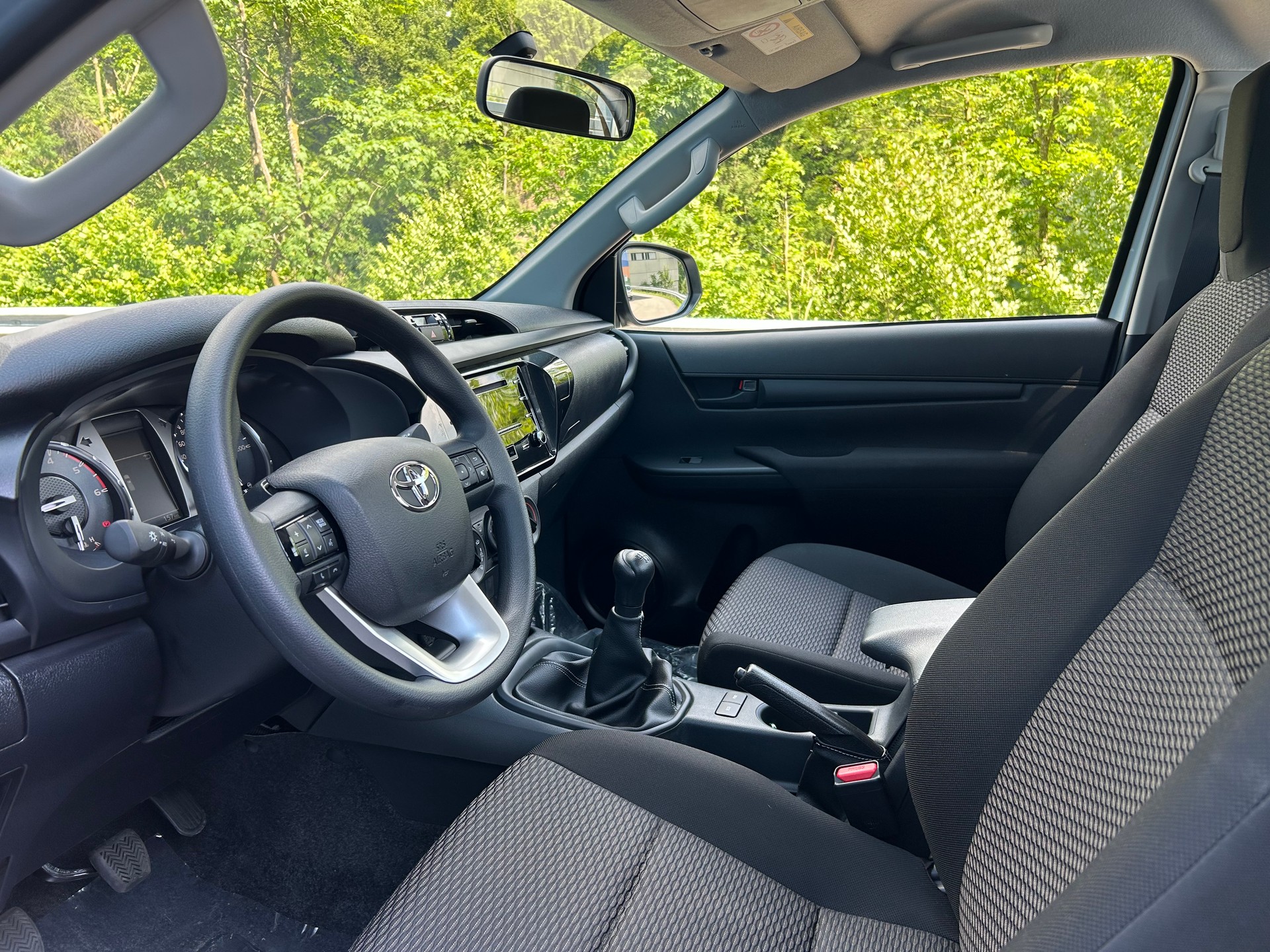 TOYOTA Hilux 2.4D-4D Single Cab 4x4 Alubrücke-image-12