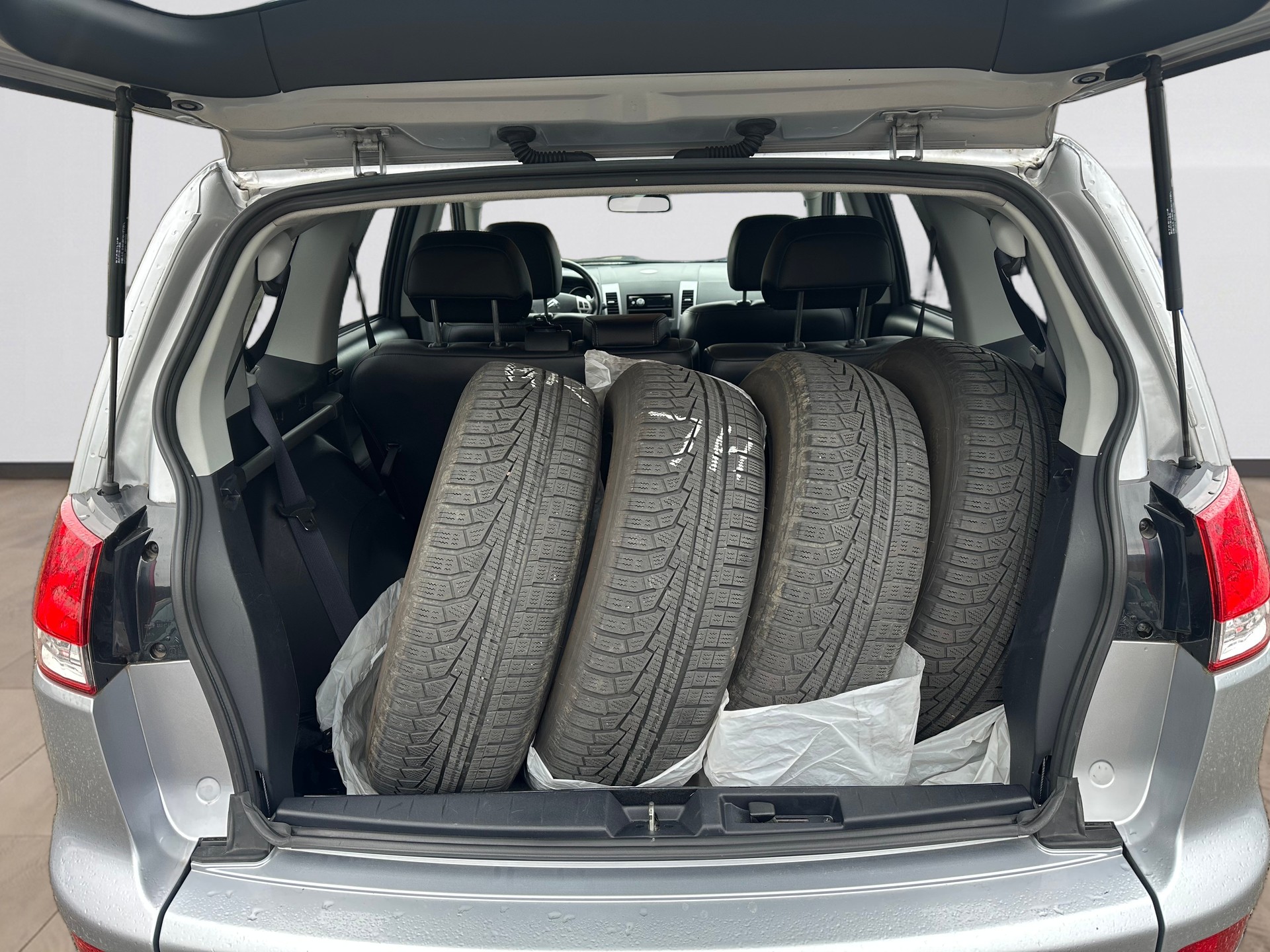 CITROEN C-Crosser 2.2 HDi Rossignol DCS6-image-6