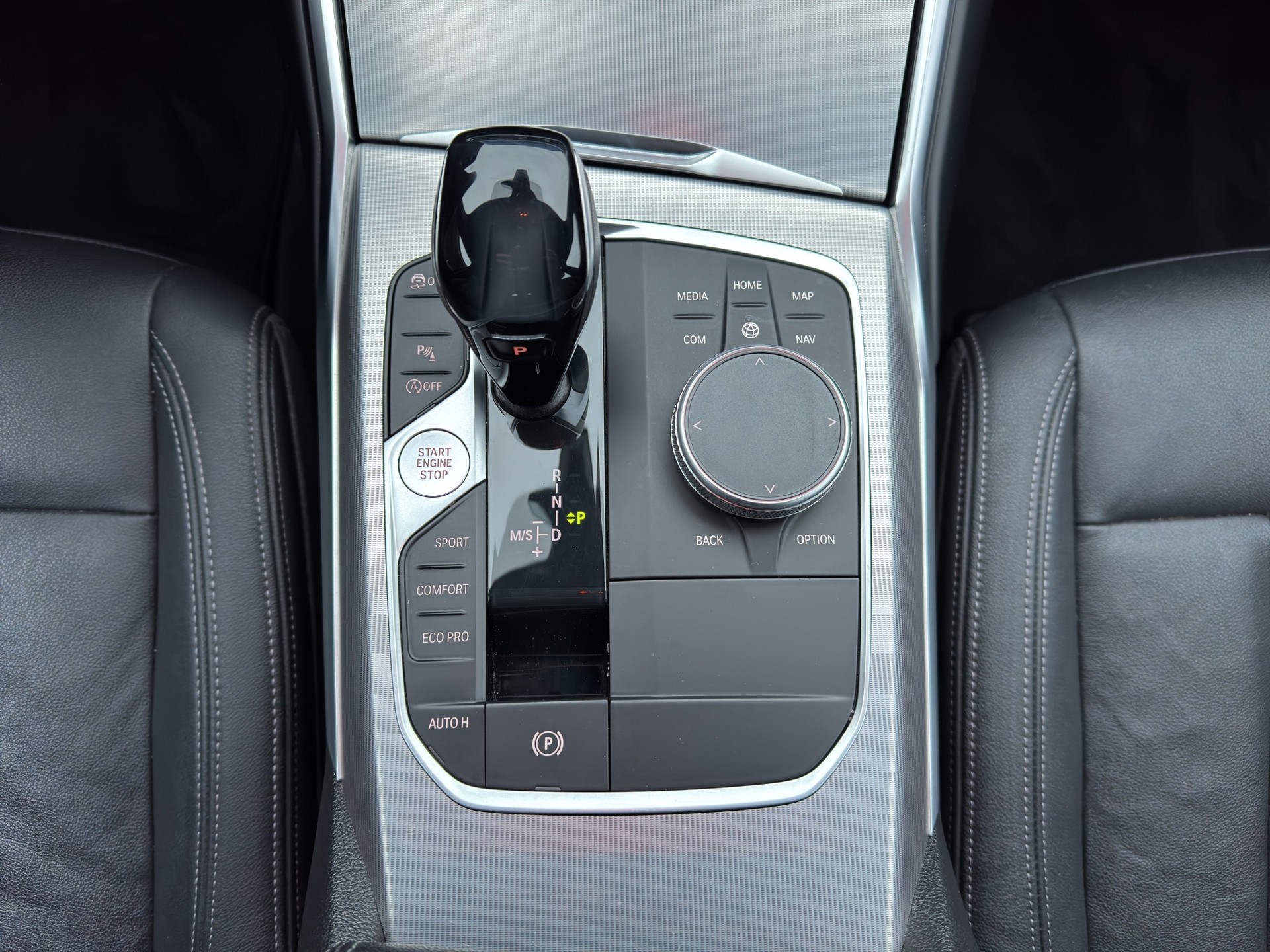 BMW 330i Touring xDrive Steptronic-image-7