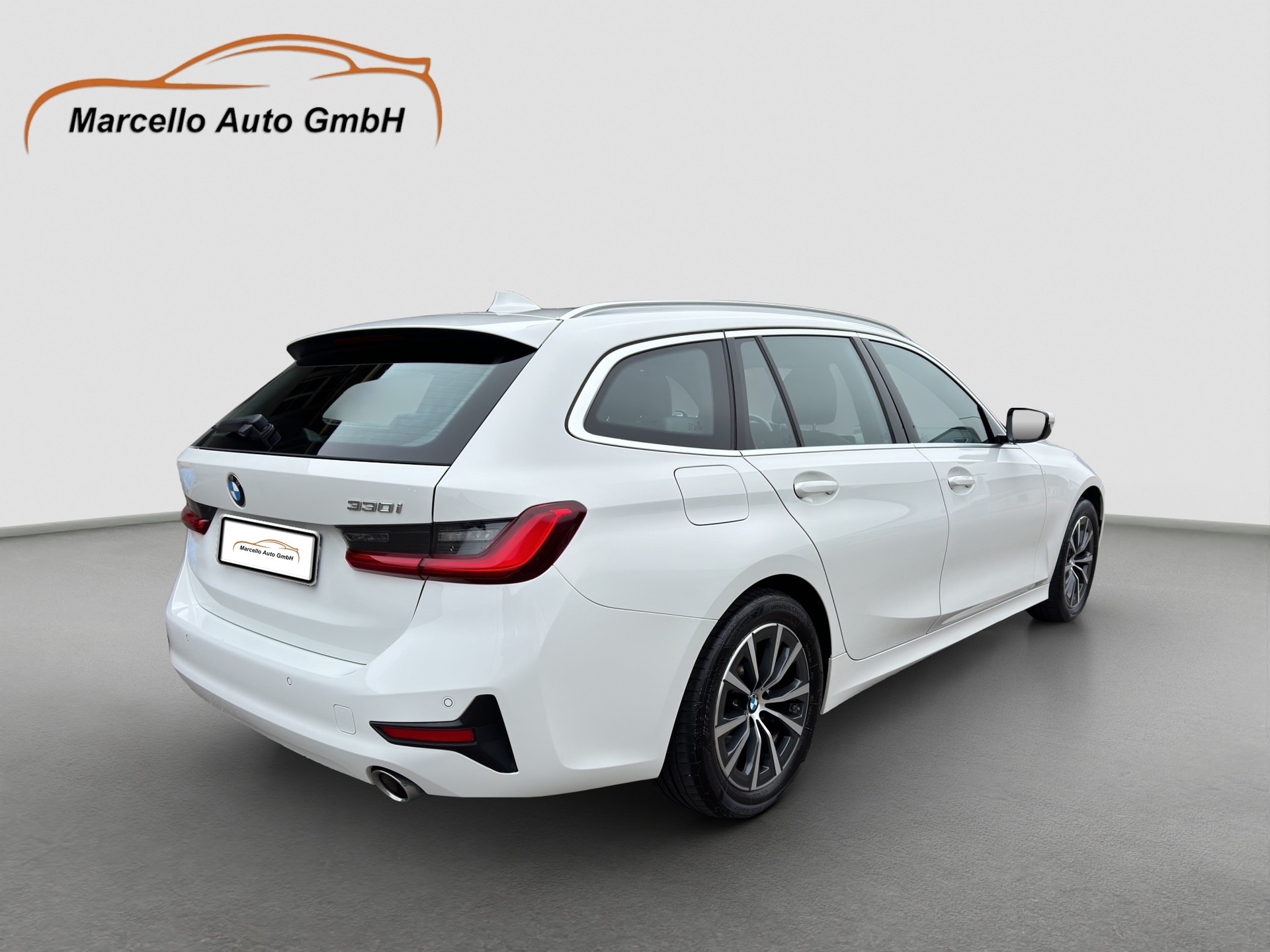 BMW 330i Touring xDrive Steptronic-image-15