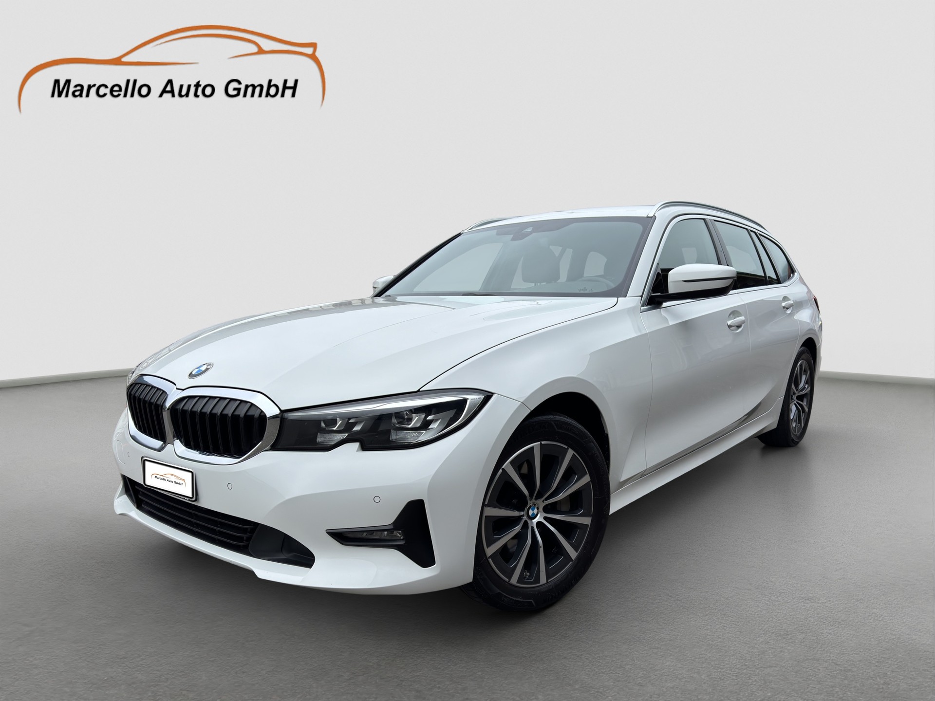 BMW 330i Touring xDrive Steptronic-image-0
