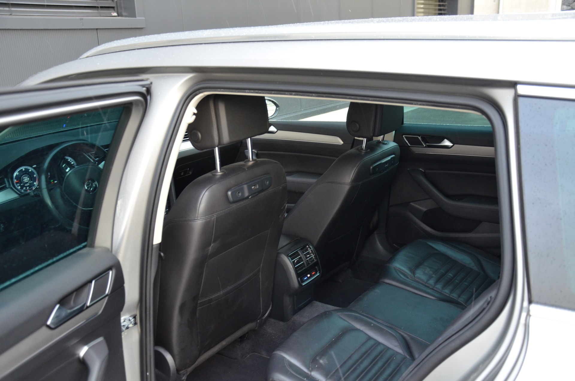 VW Passat Variant 2.0 TDI BMT High. DSG 4Motion-image-9