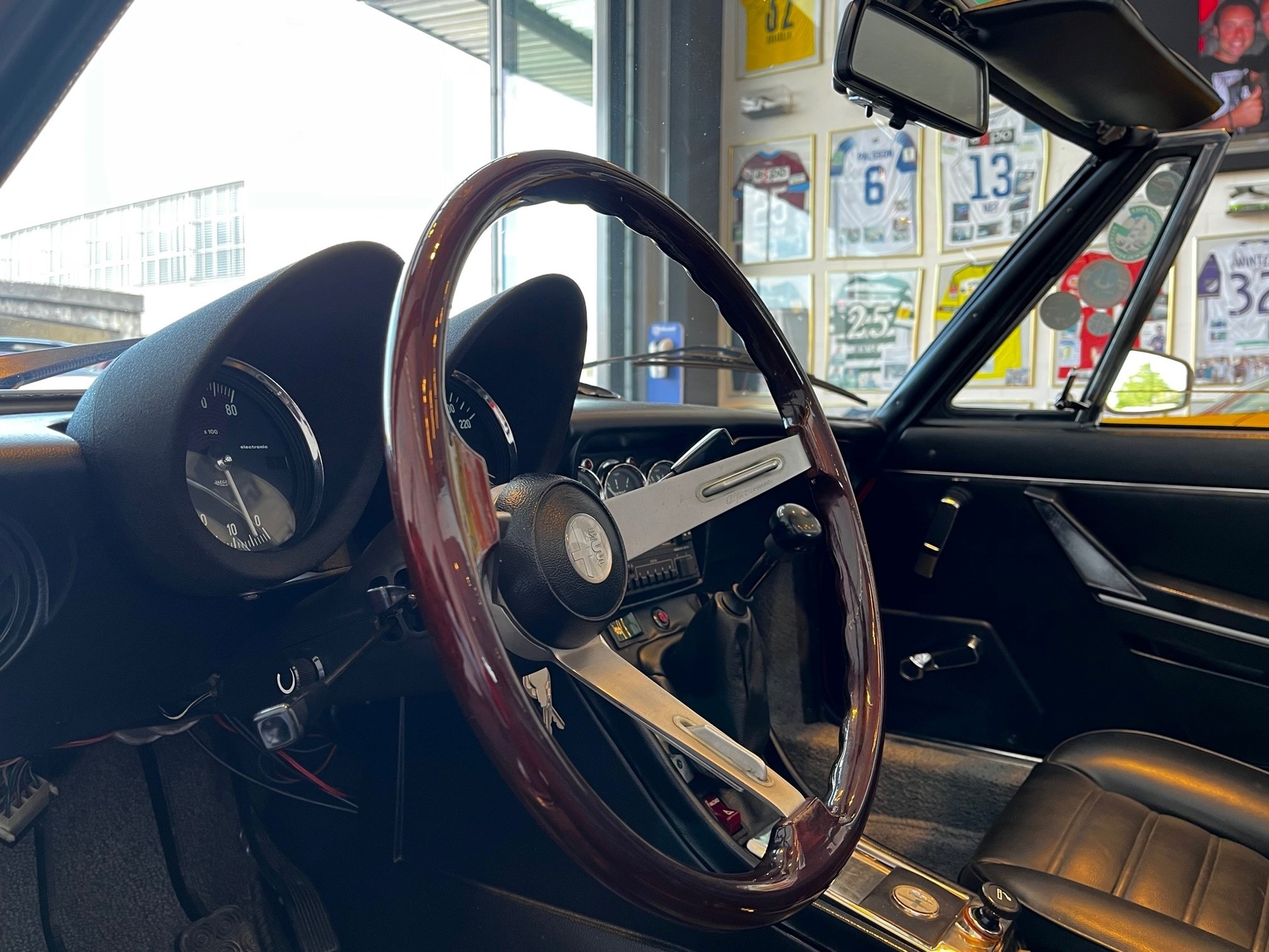 ALFA ROMEO Spider 2.0 (Veloce)-image-14