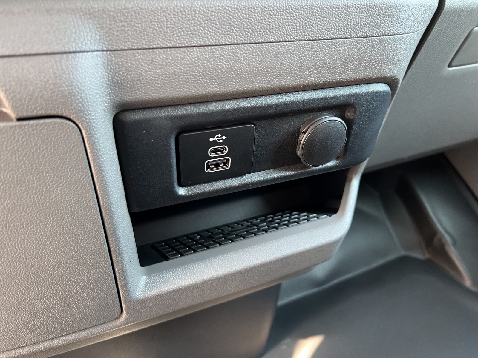 VW e-Transporter 70 kWh-image-14