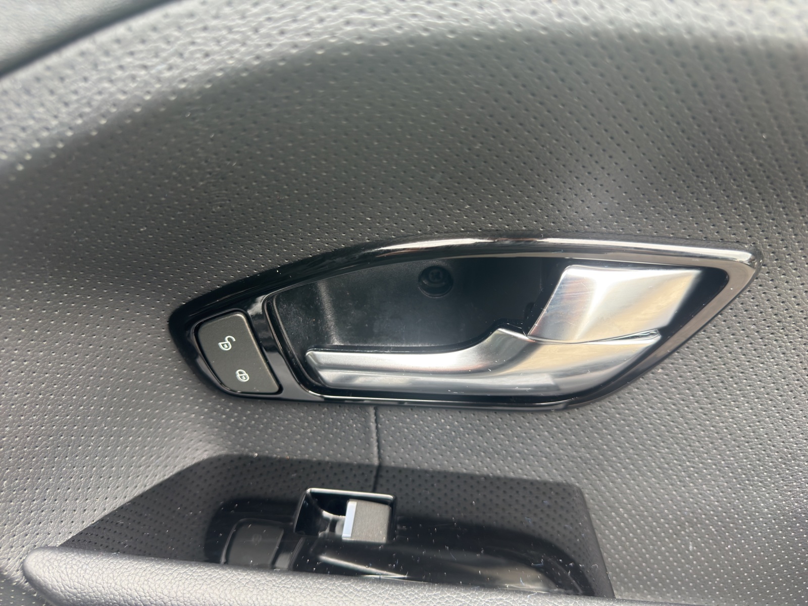 LAND ROVER Range Rover Evoque 2.0 Si4 Dynamic Spirit  AT6-image-16