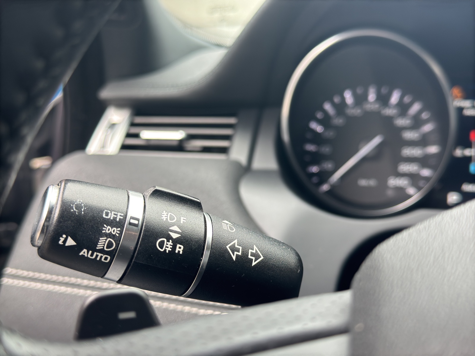 LAND ROVER Range Rover Evoque 2.0 Si4 Dynamic Spirit  AT6-image-24