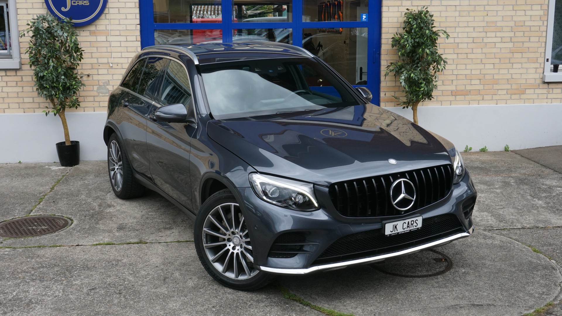 MERCEDES-BENZ GLC 250 d AMG Line 4m-showroom-element-2