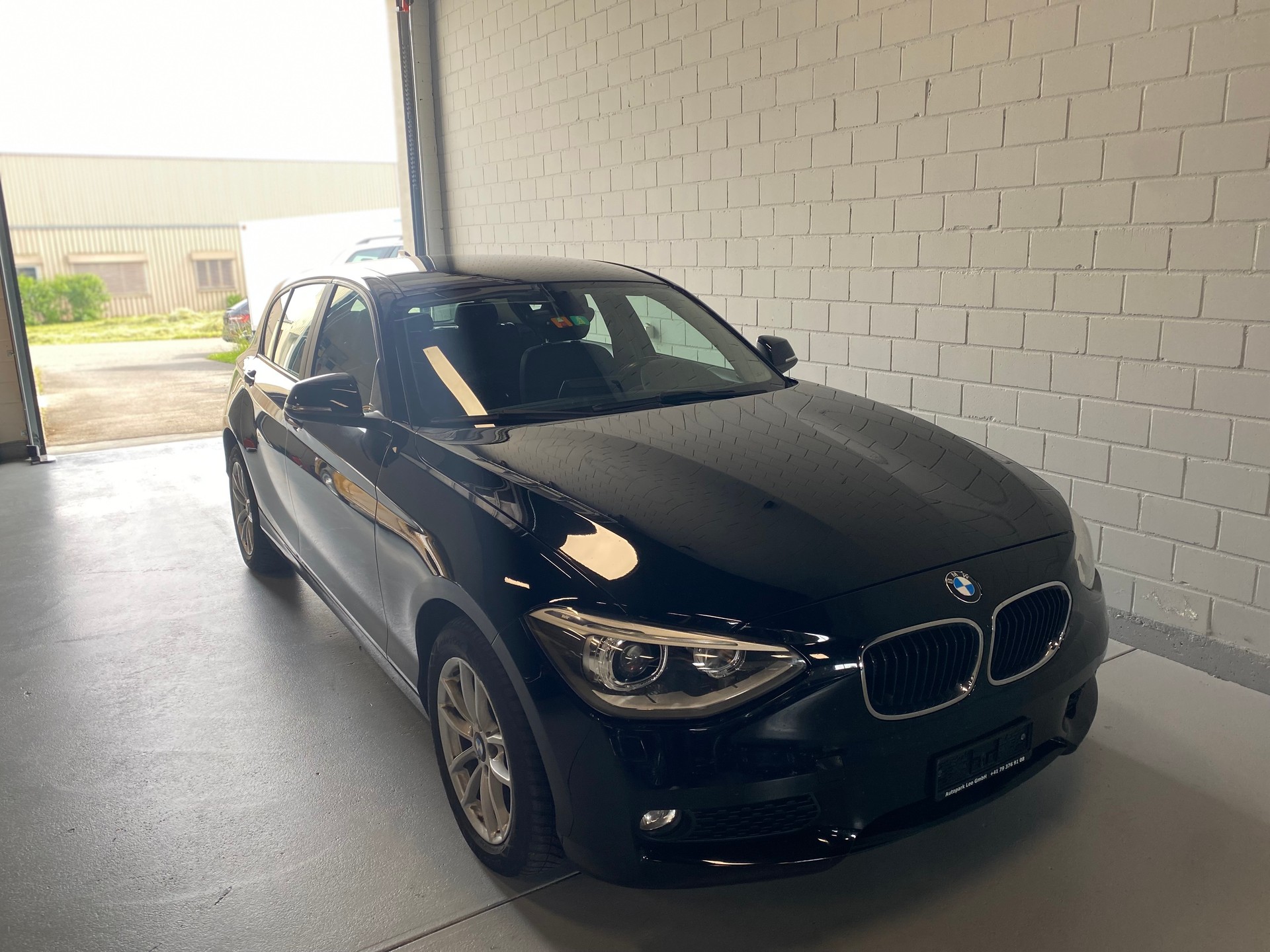 BMW 116i Sport Line Steptronic-image-1