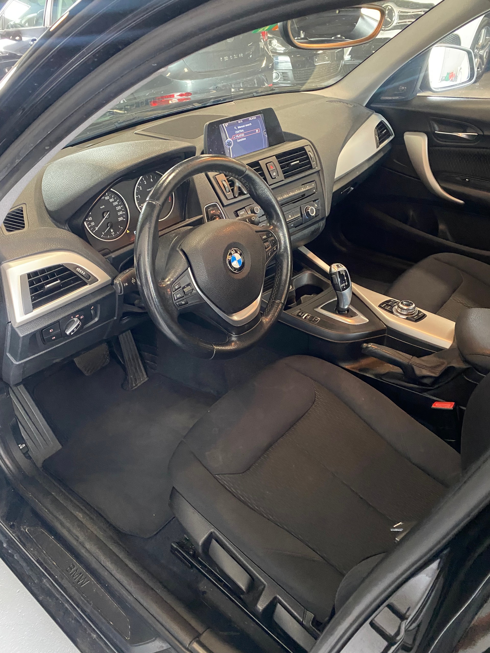 BMW 116i Sport Line Steptronic-image-11