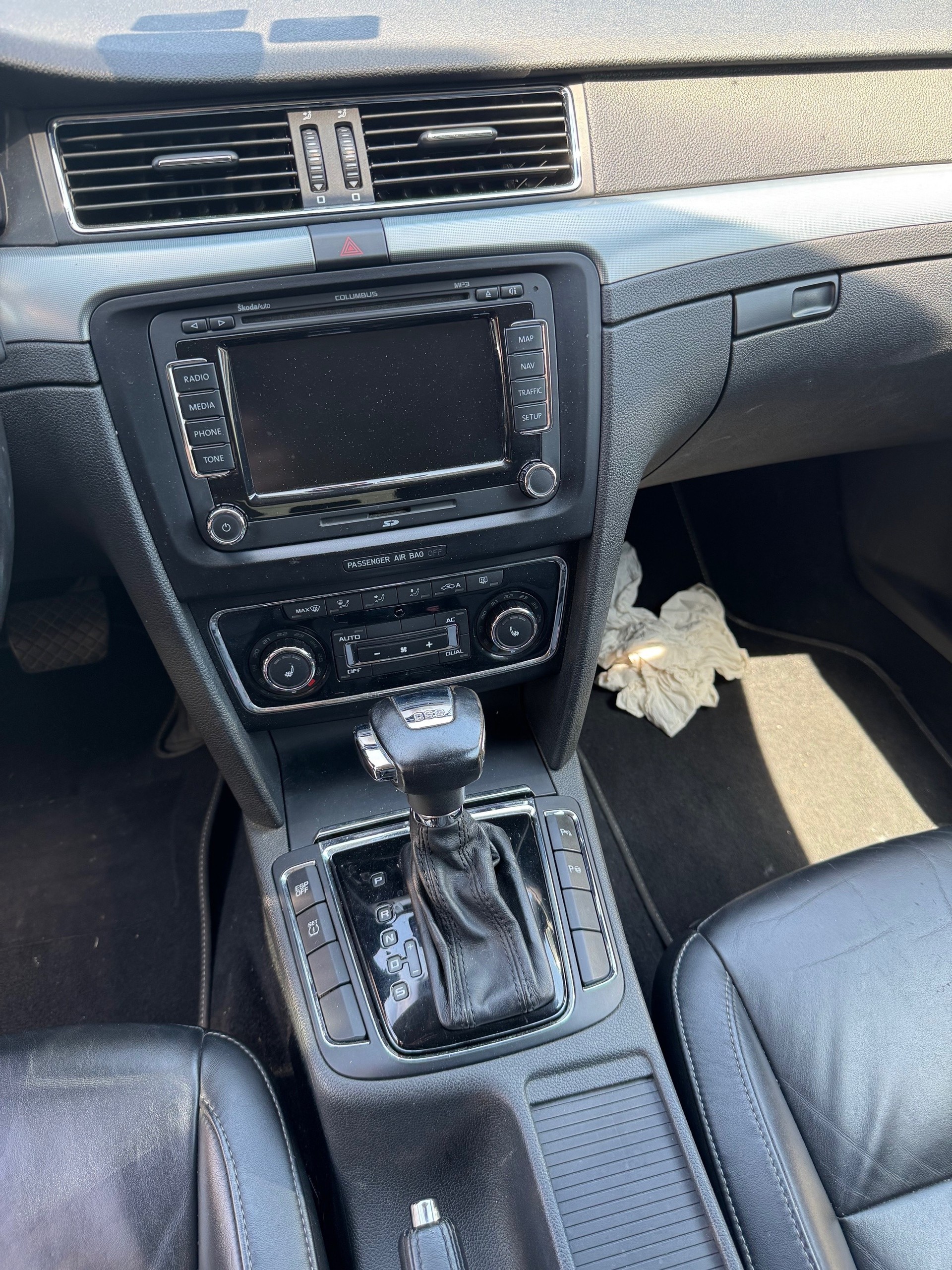SKODA Superb 1.8 TSI Elegance DSG-image-2