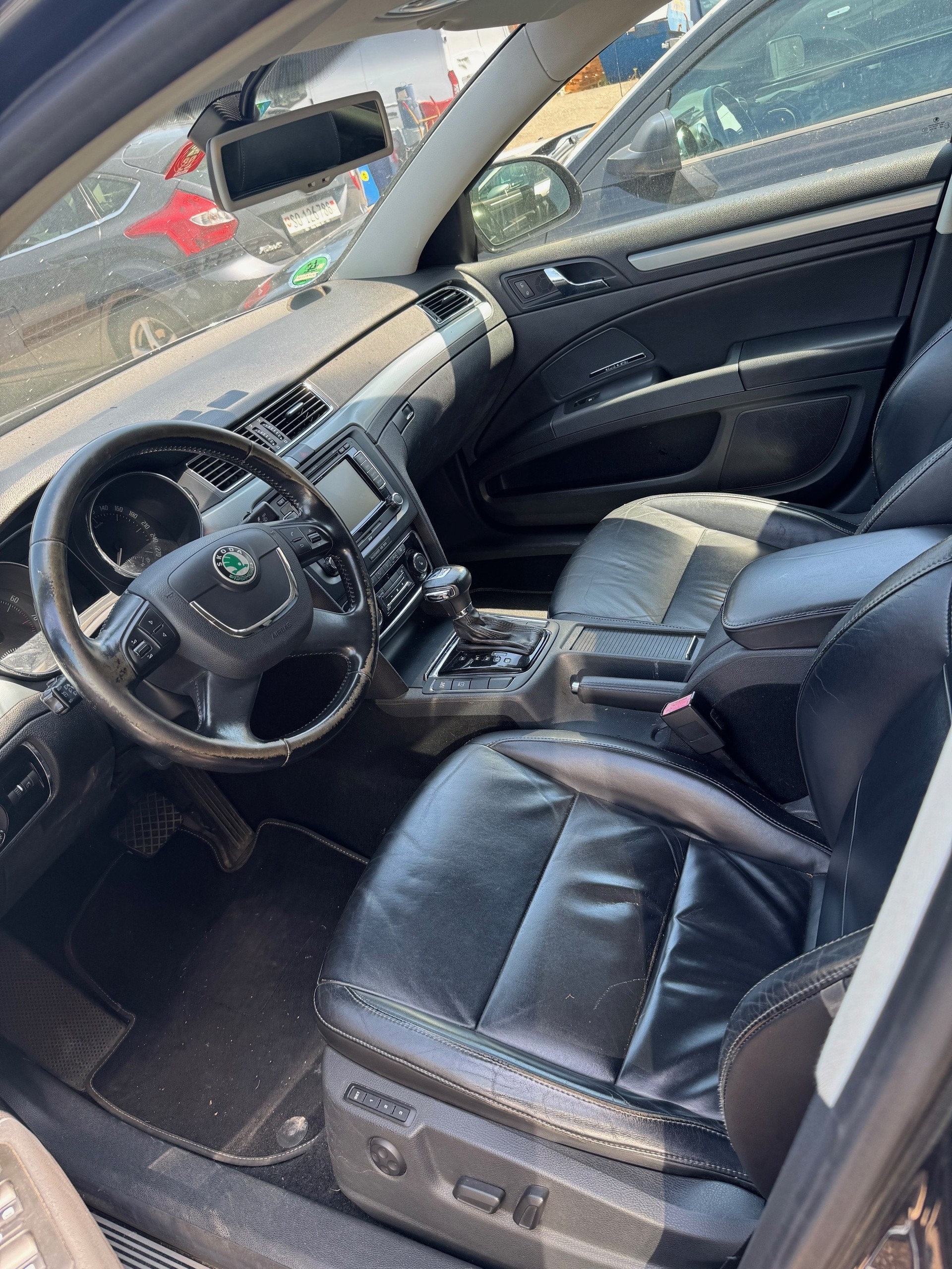 SKODA Superb 1.8 TSI Elegance DSG-image-4