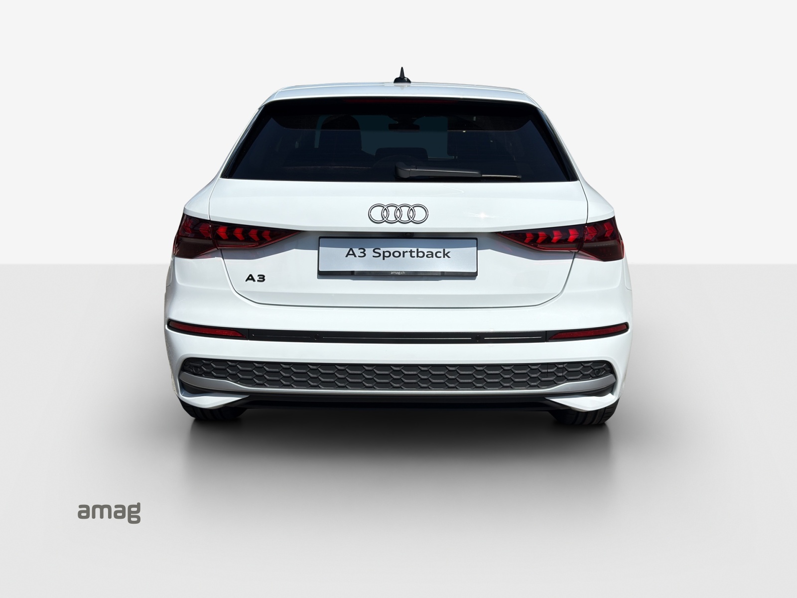 AUDI A3 Sportback 40 TFSI e Attraction S-tronic-image-3