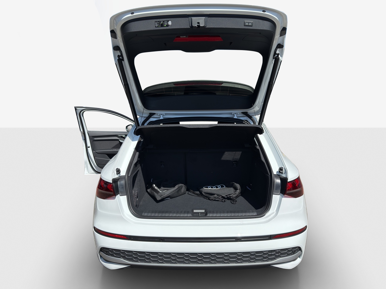 AUDI A3 Sportback 40 TFSI e Attraction S-tronic-image-12