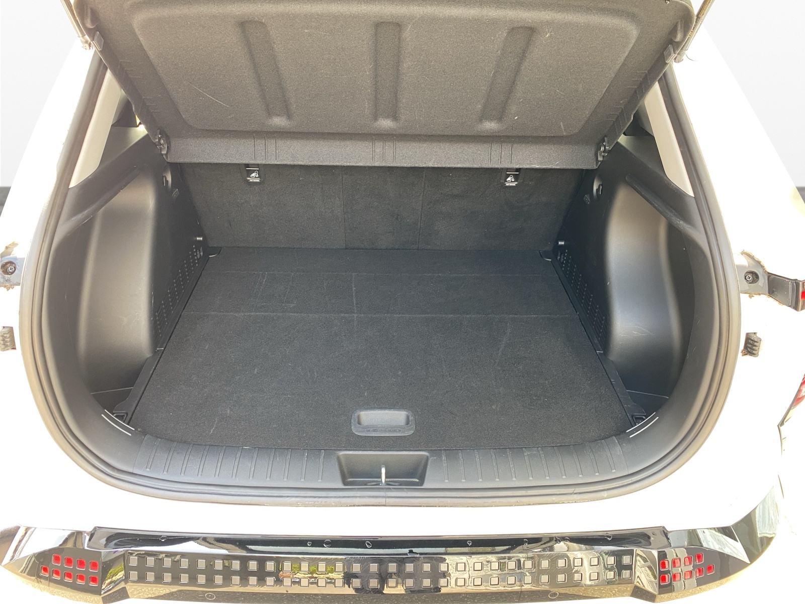 HYUNDAI Kona Electric Amplia-image-15