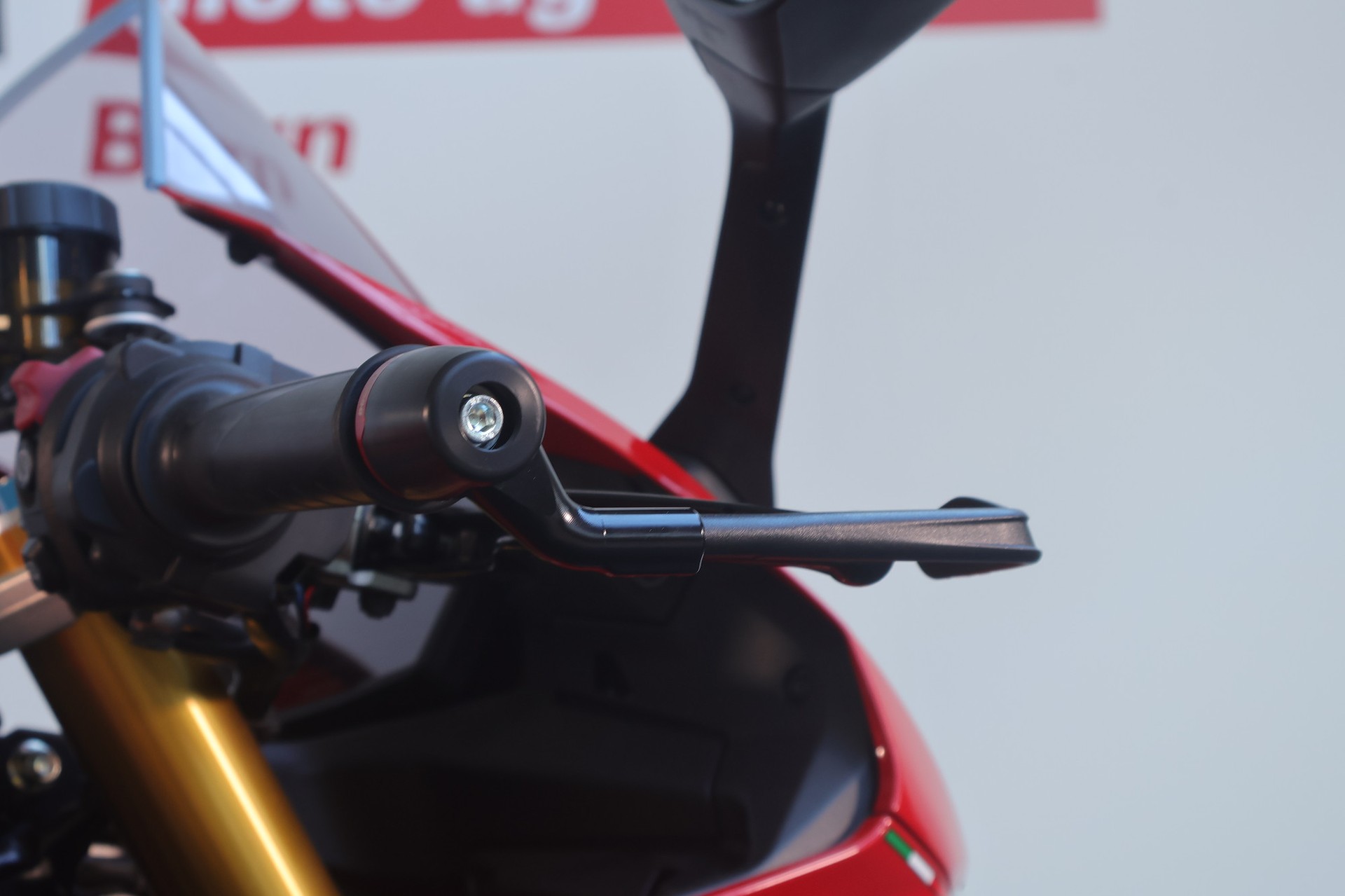 DUCATI Panigale V2 S-image-6