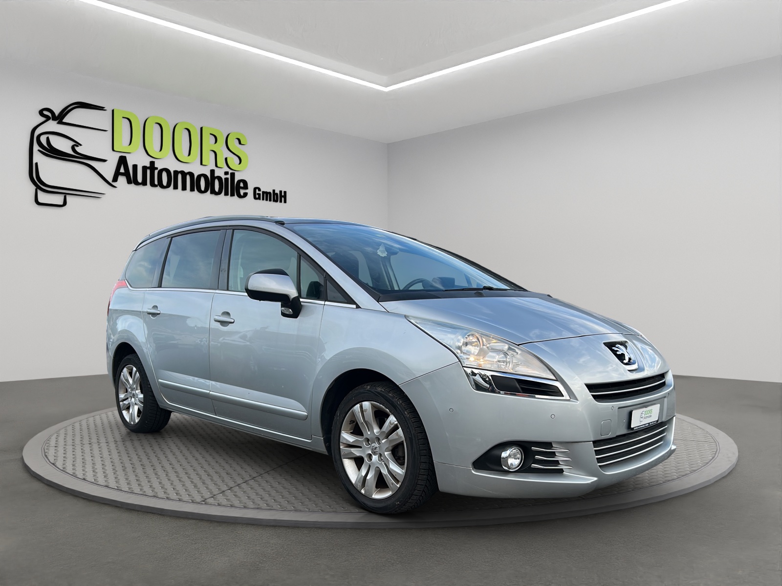 PEUGEOT 5008 1.6 16V T Sport Pack Automatic-image-0