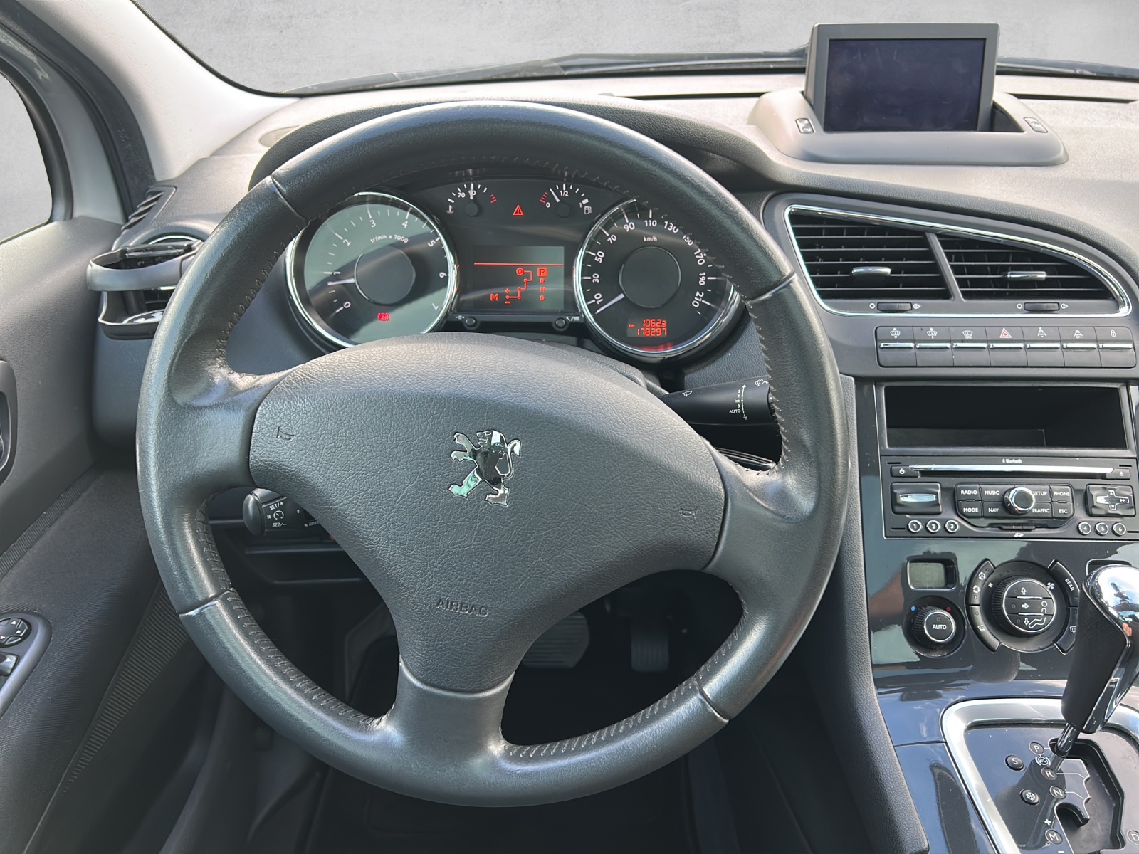 PEUGEOT 5008 1.6 16V T Sport Pack Automatic-image-18