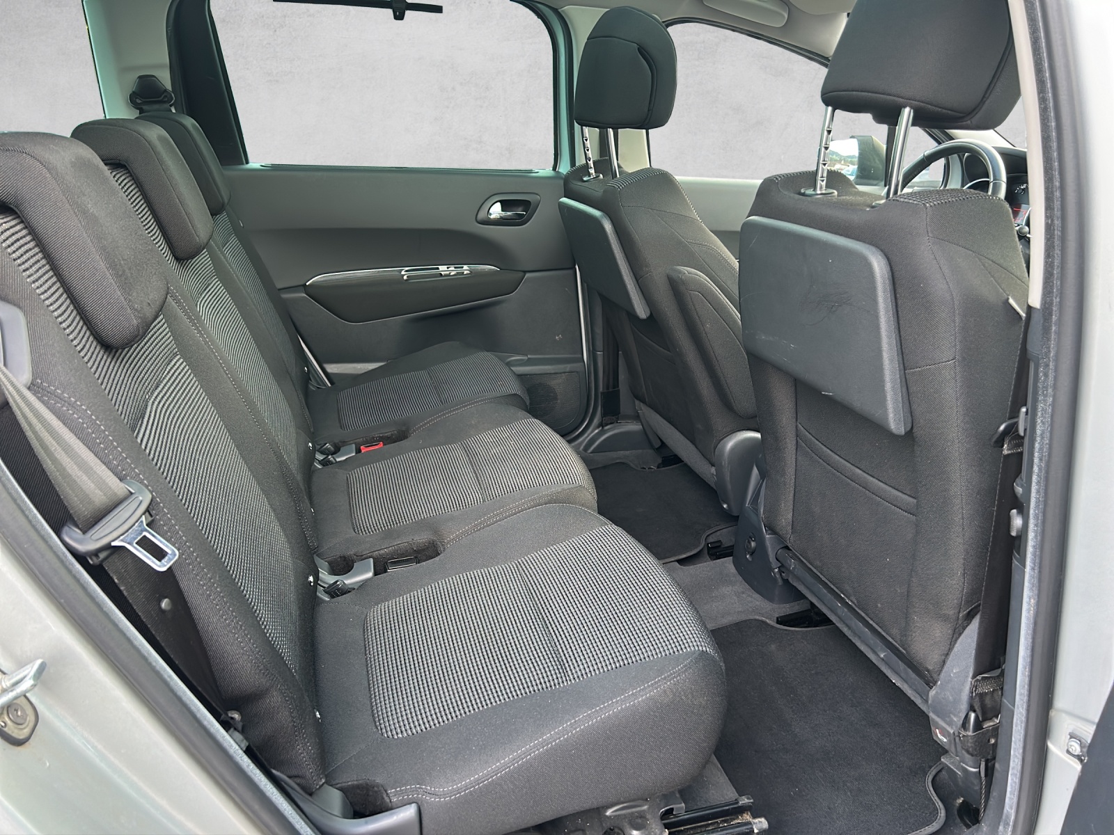 PEUGEOT 5008 1.6 16V T Sport Pack Automatic-image-16