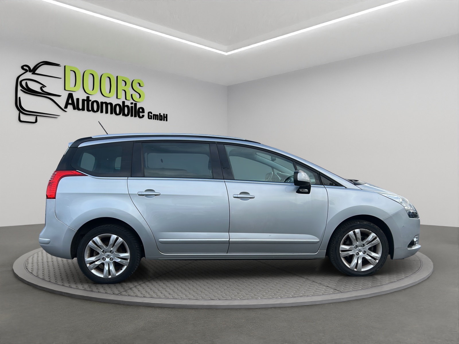 PEUGEOT 5008 1.6 16V T Sport Pack Automatic-image-7