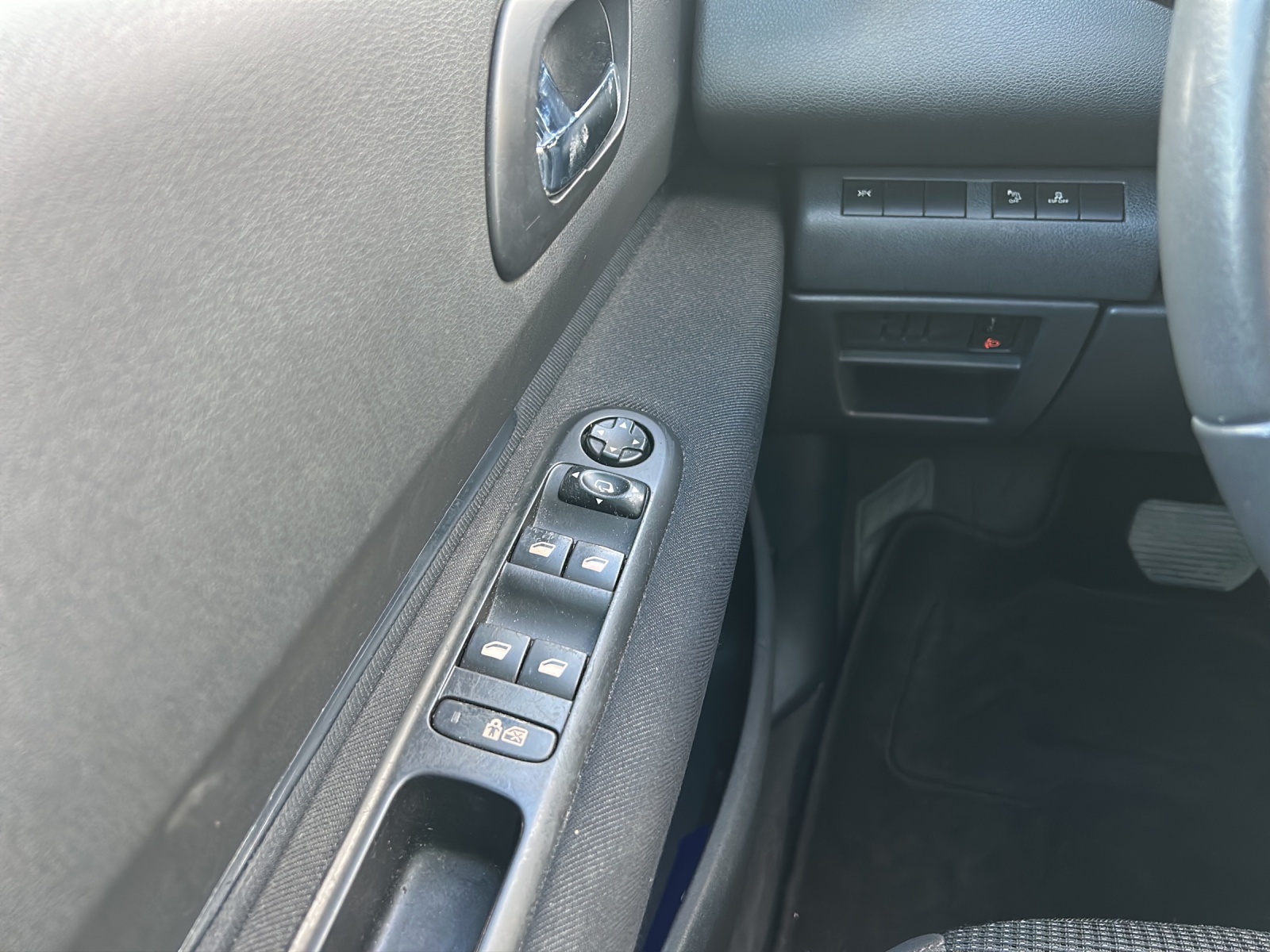 PEUGEOT 5008 1.6 16V T Sport Pack Automatic-image-13
