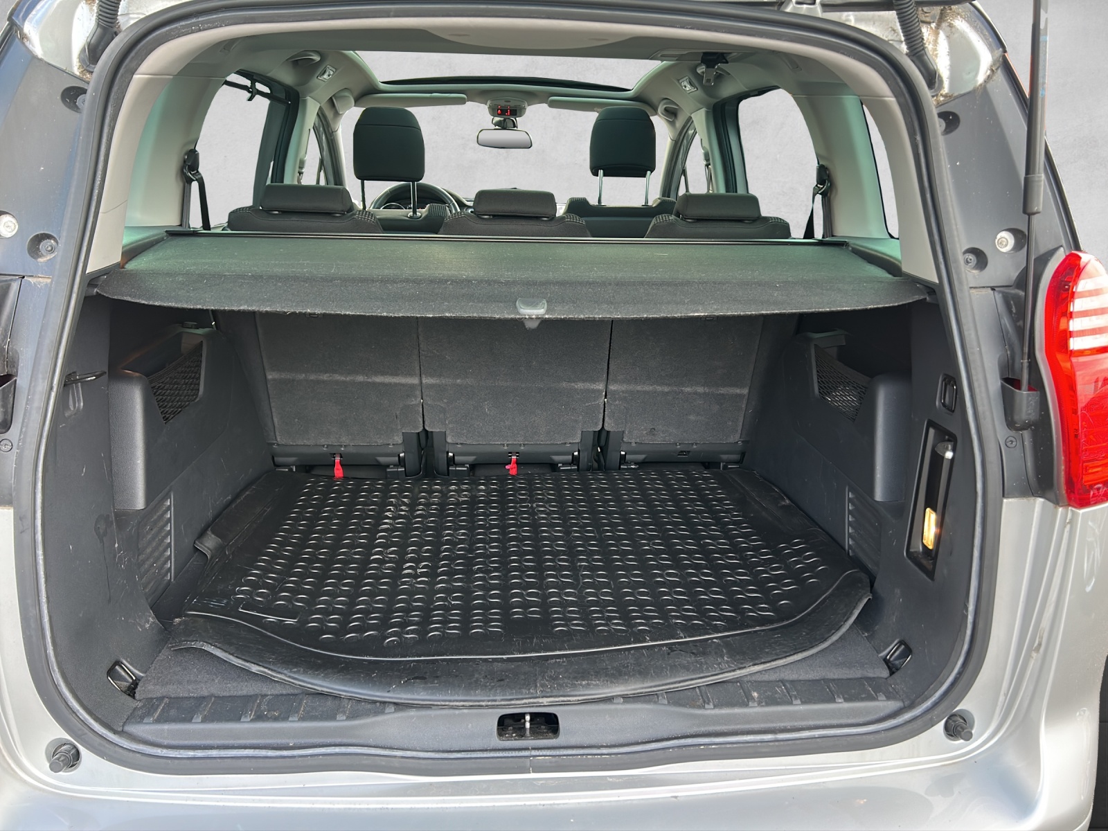PEUGEOT 5008 1.6 16V T Sport Pack Automatic-image-17