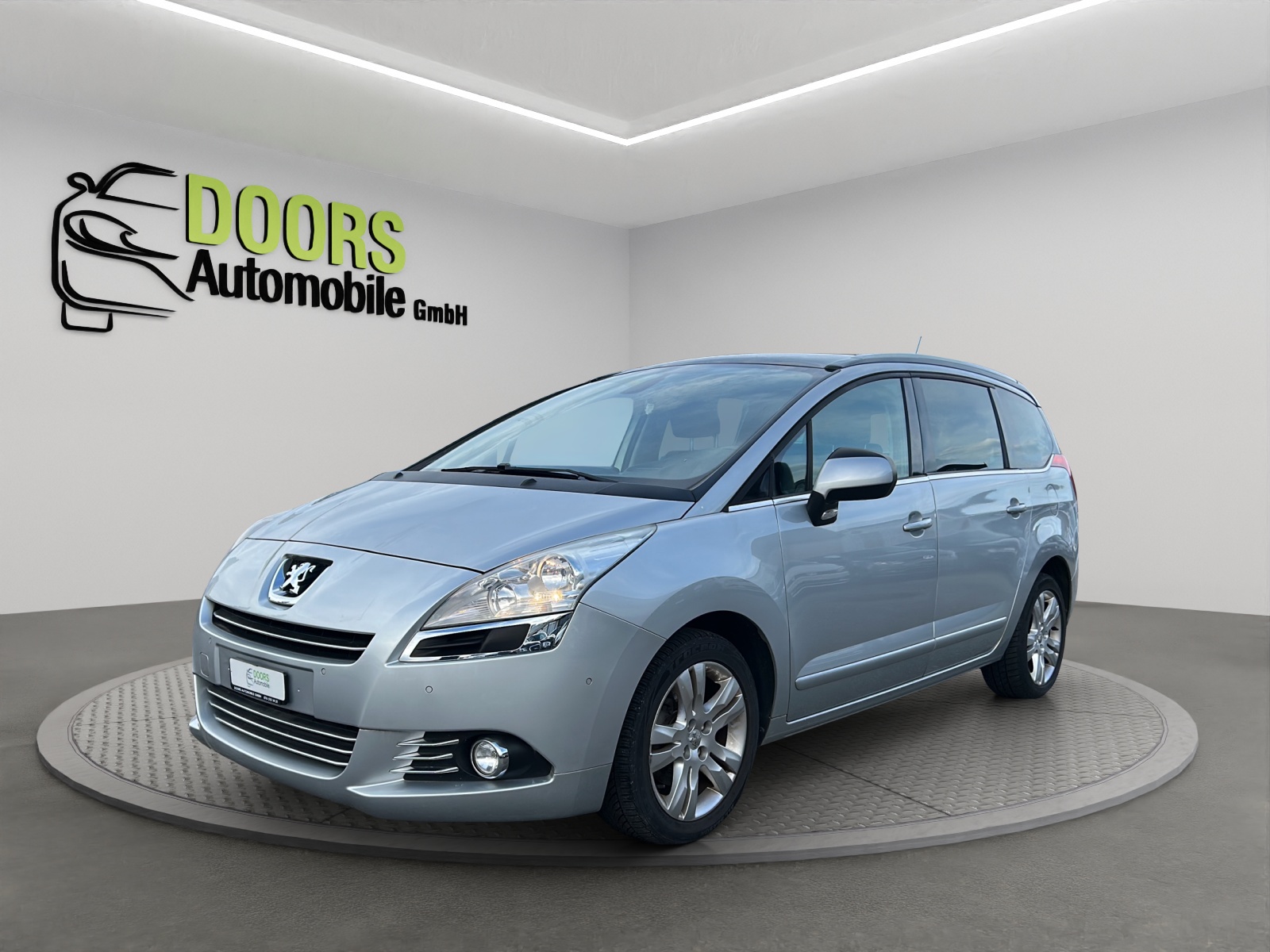 PEUGEOT 5008 1.6 16V T Sport Pack Automatic-image-2