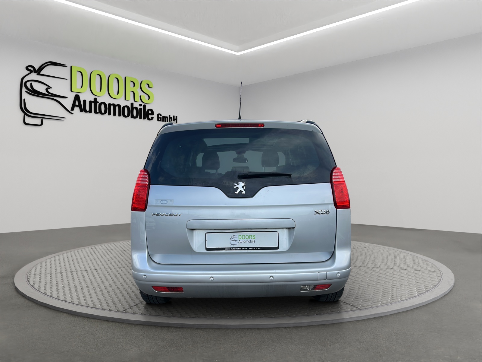 PEUGEOT 5008 1.6 16V T Sport Pack Automatic-image-4