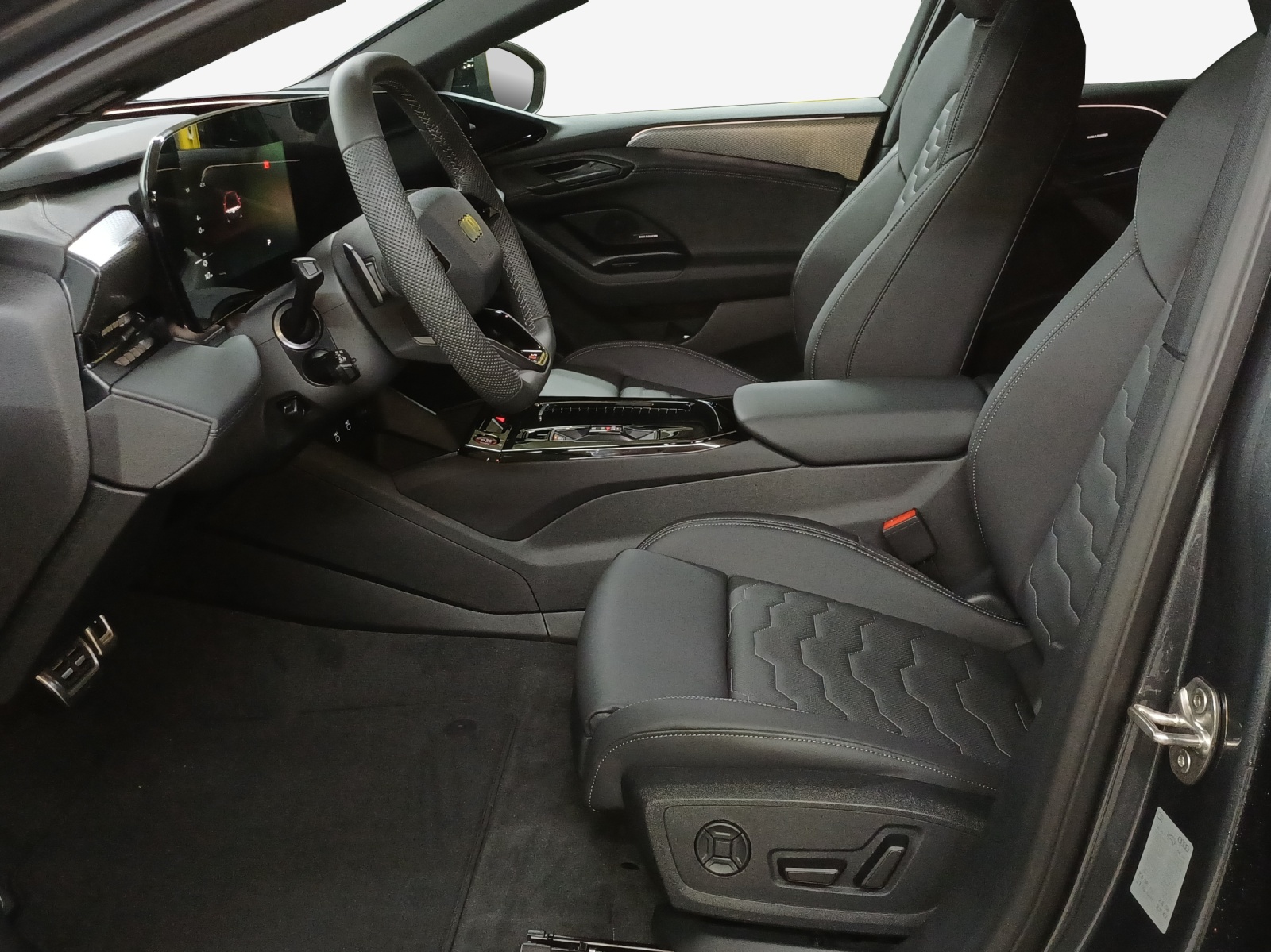 AUDI A6 Avant e-tron quattro-image-7