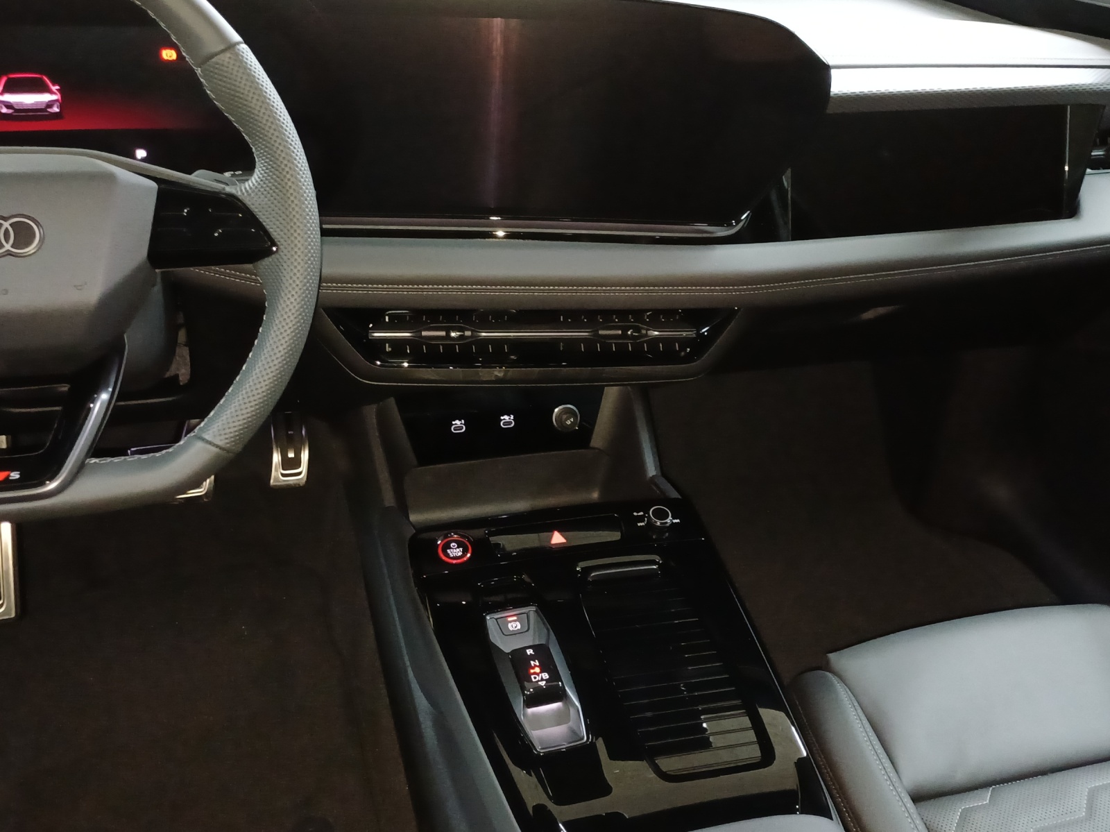 AUDI A6 Avant e-tron quattro-image-10