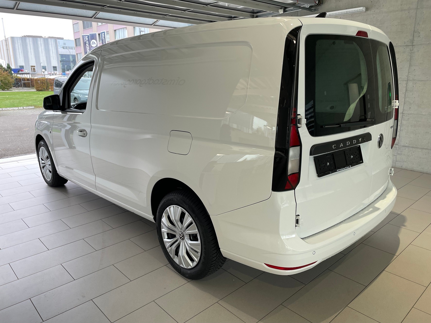 VW Caddy Cargo 2.0TDI Maxi 4Motion-image-3