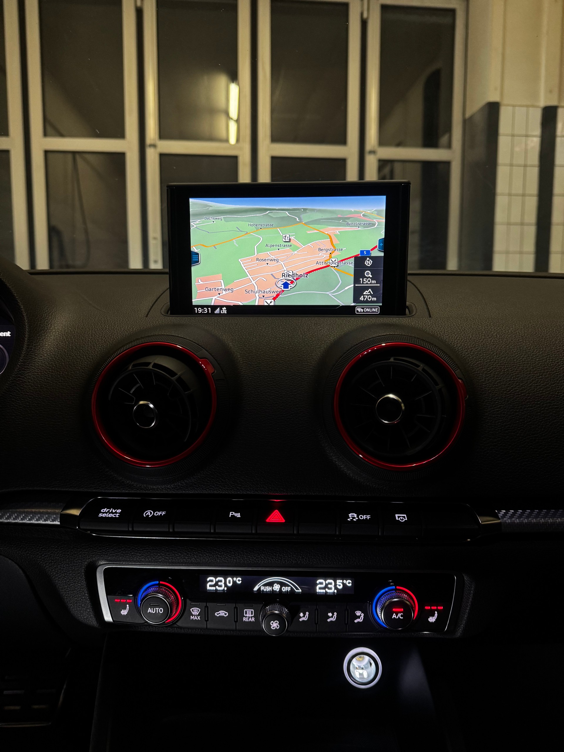 AUDI RS3 Sportback 2.5 TSI quattro S-tronic-image-7