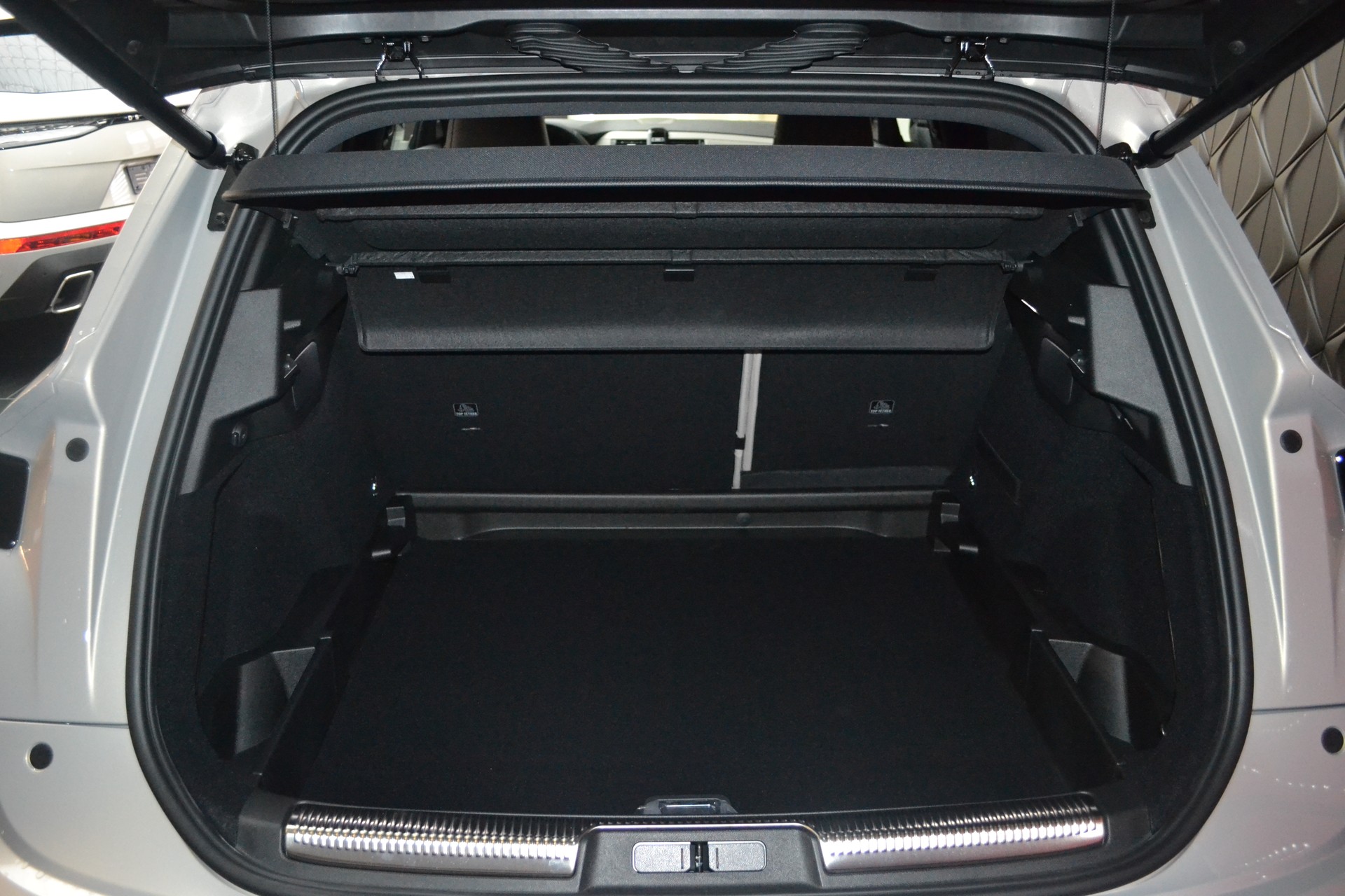DS AUTOMOBILES DS 7 Crossback E-Tense 360 4x4 Performance Line +-image-9