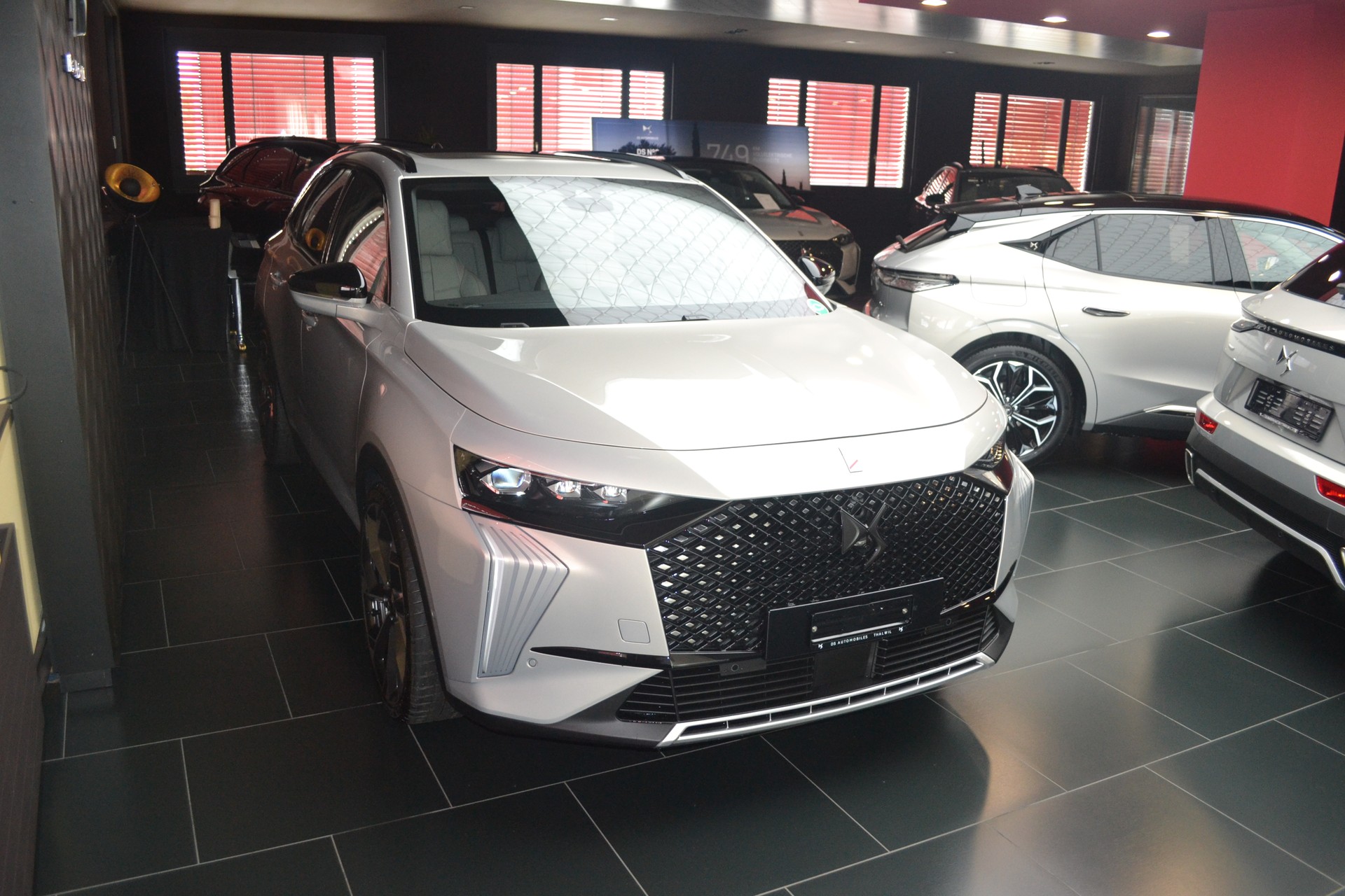 DS AUTOMOBILES DS 7 Crossback E-Tense 360 4x4 Performance Line +-image-1