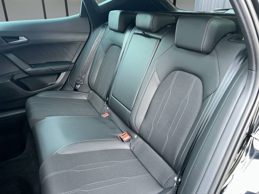CUPRA Formentor 1.5 TSI DSG-image-8