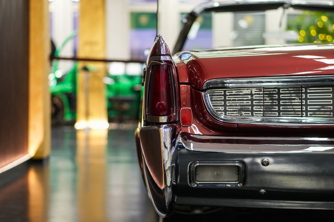 LINCOLN CONTINENTAL-image-4
