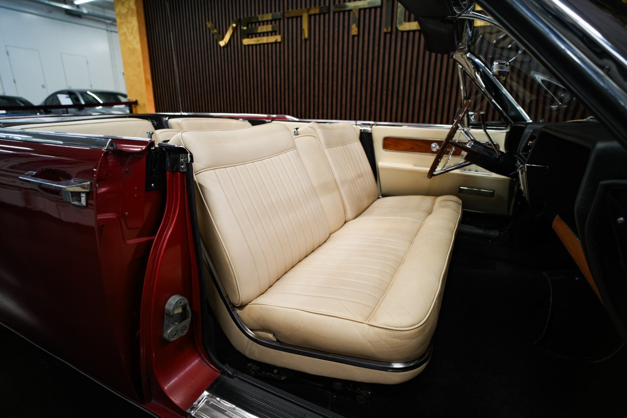 LINCOLN CONTINENTAL-image-13