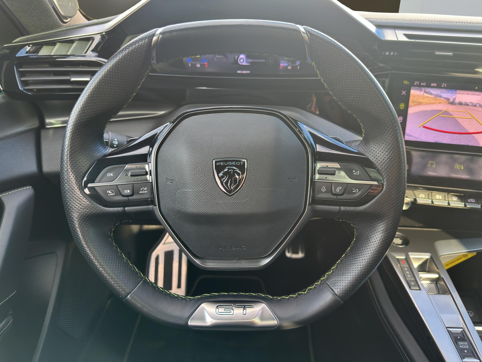 PEUGEOT 308 1.6 PHEV 225 GT Pack-image-8