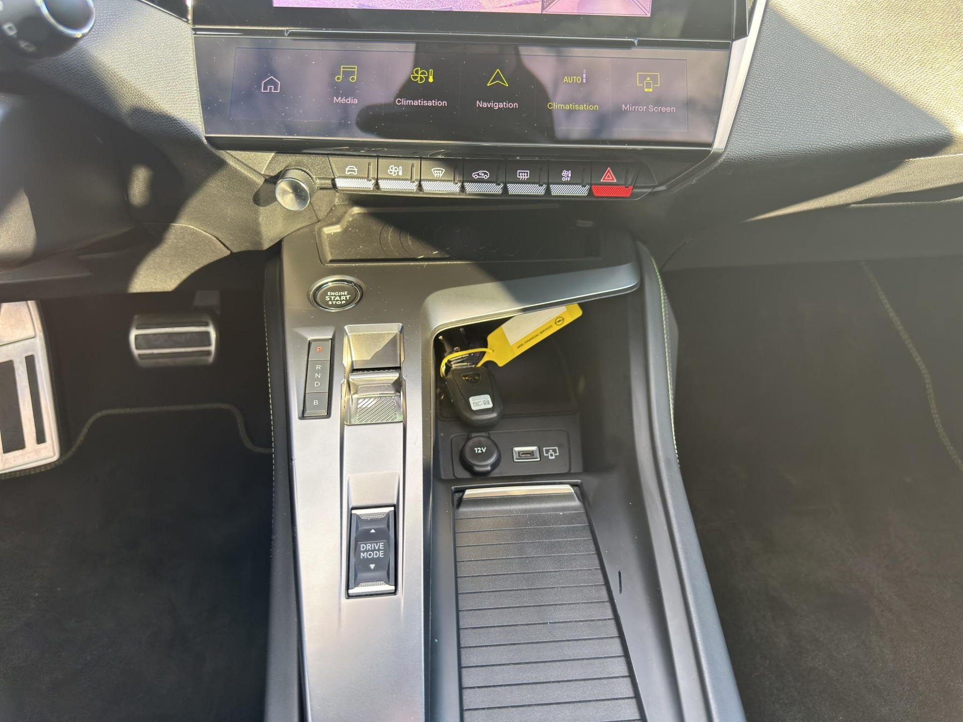 PEUGEOT 308 1.6 PHEV 225 GT Pack-image-9