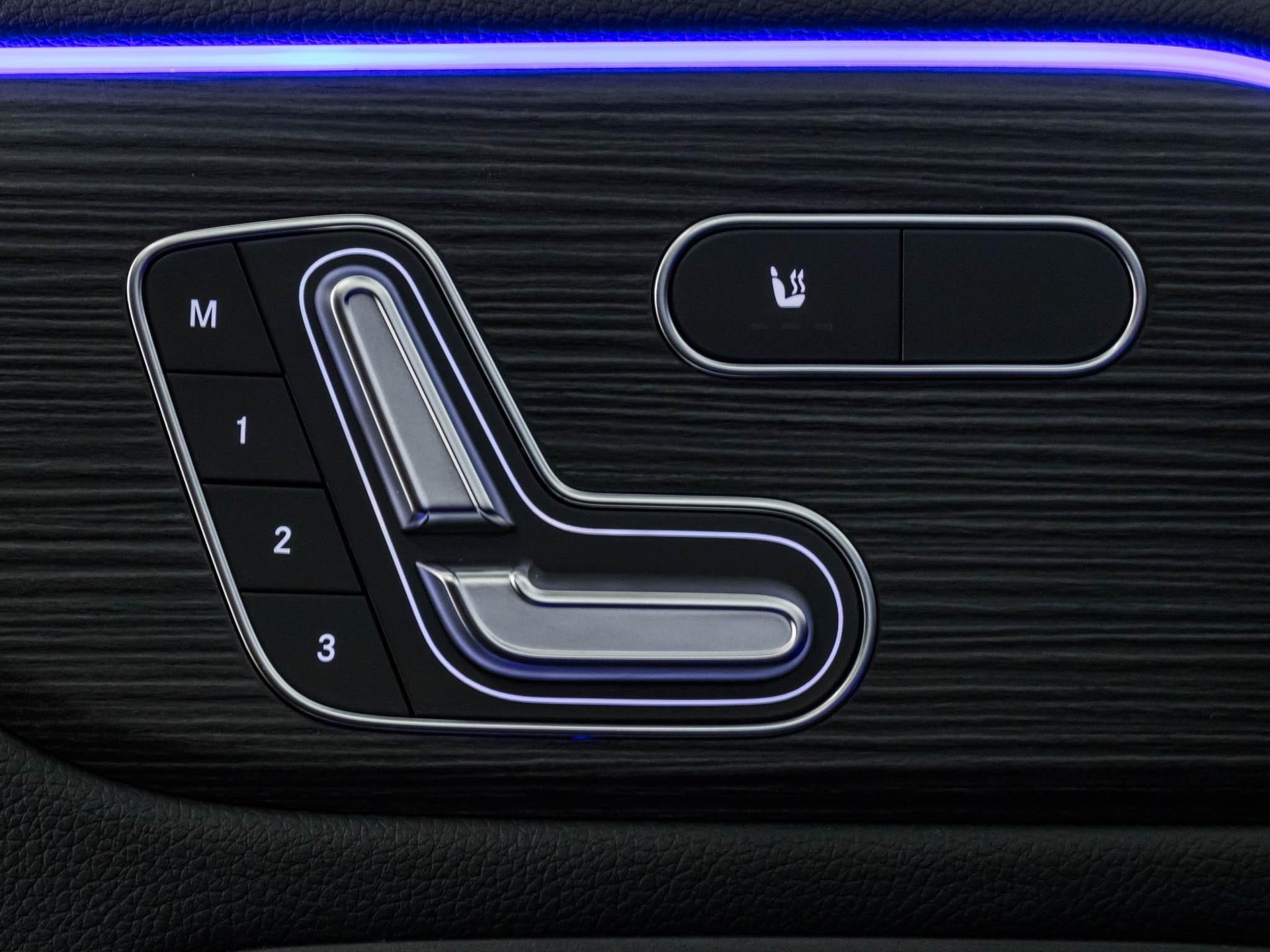 MERCEDES-BENZ B 250 e-image-12