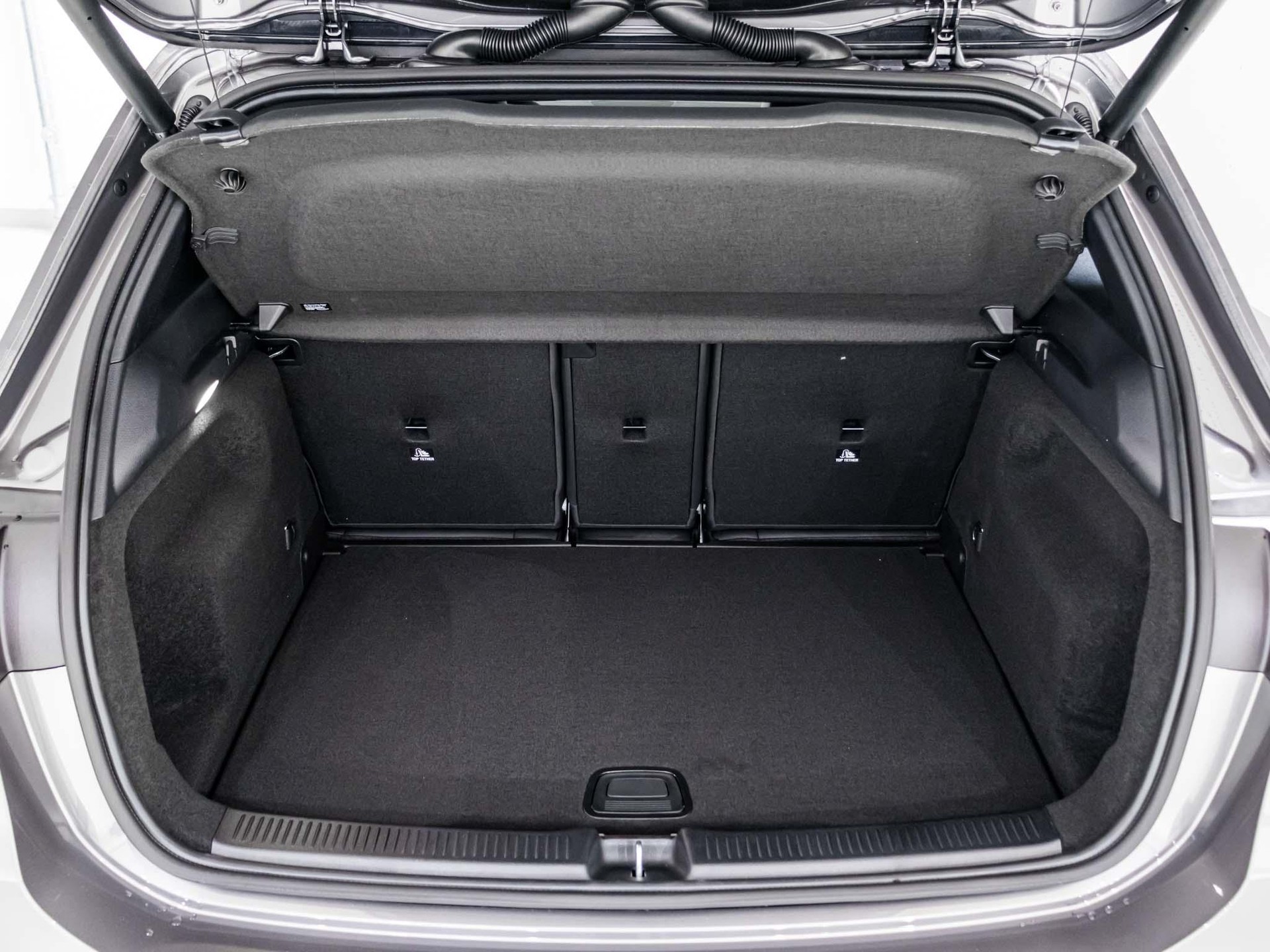 MERCEDES-BENZ B 250 e-image-13