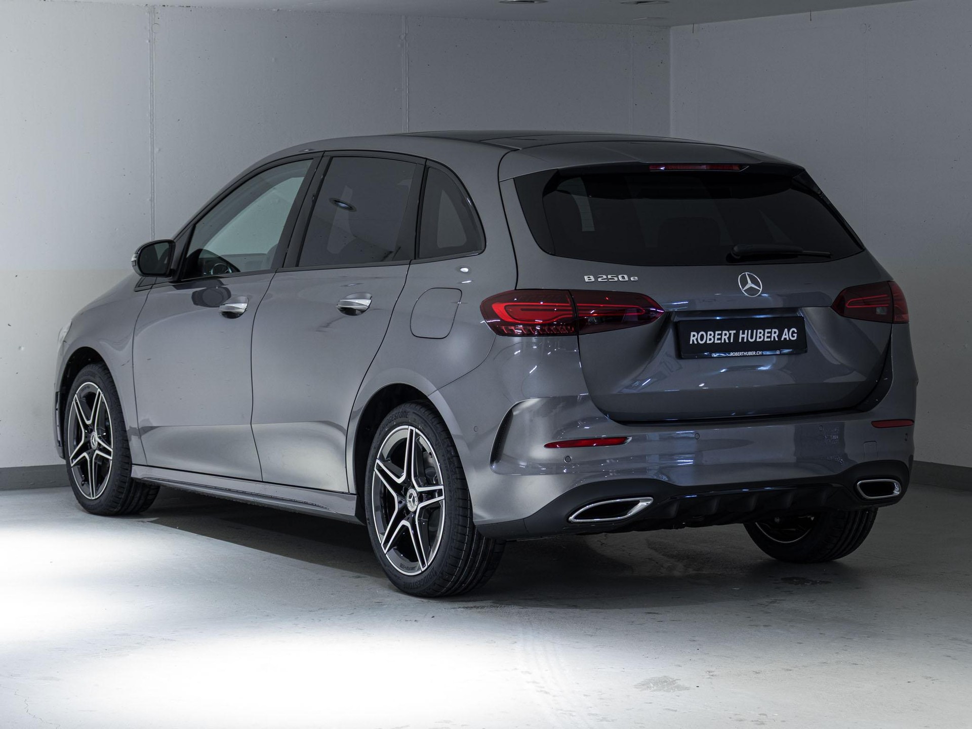 MERCEDES-BENZ B 250 e-image-3