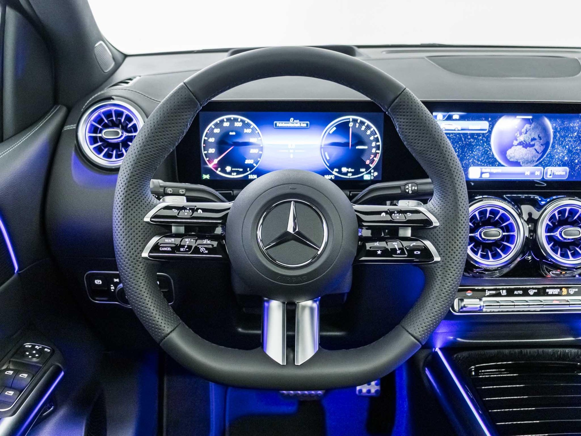 MERCEDES-BENZ B 250 e-image-11