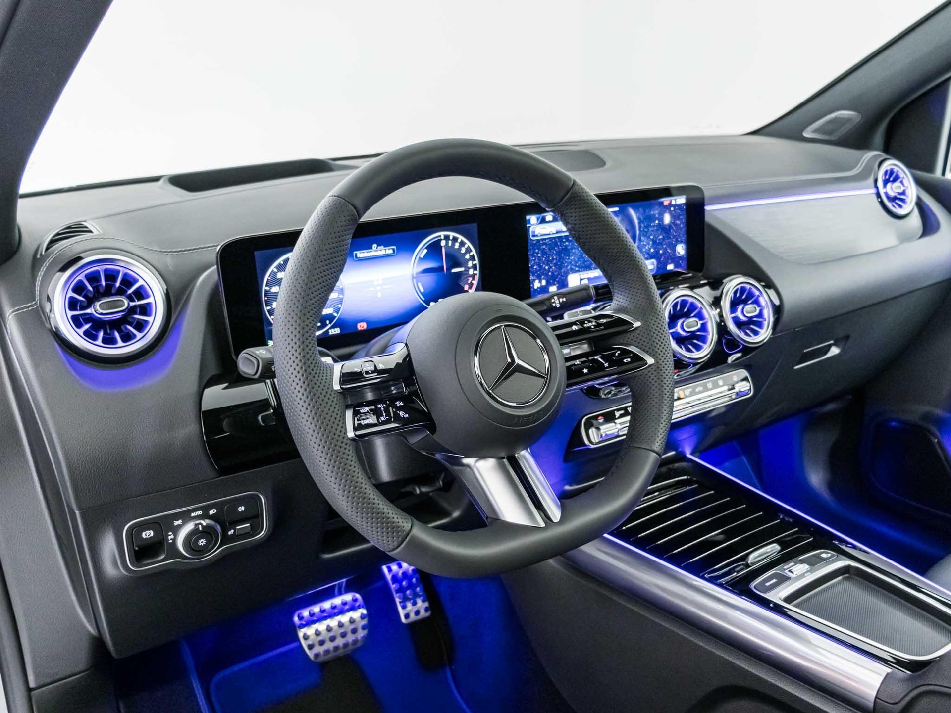 MERCEDES-BENZ B 250 e-image-9