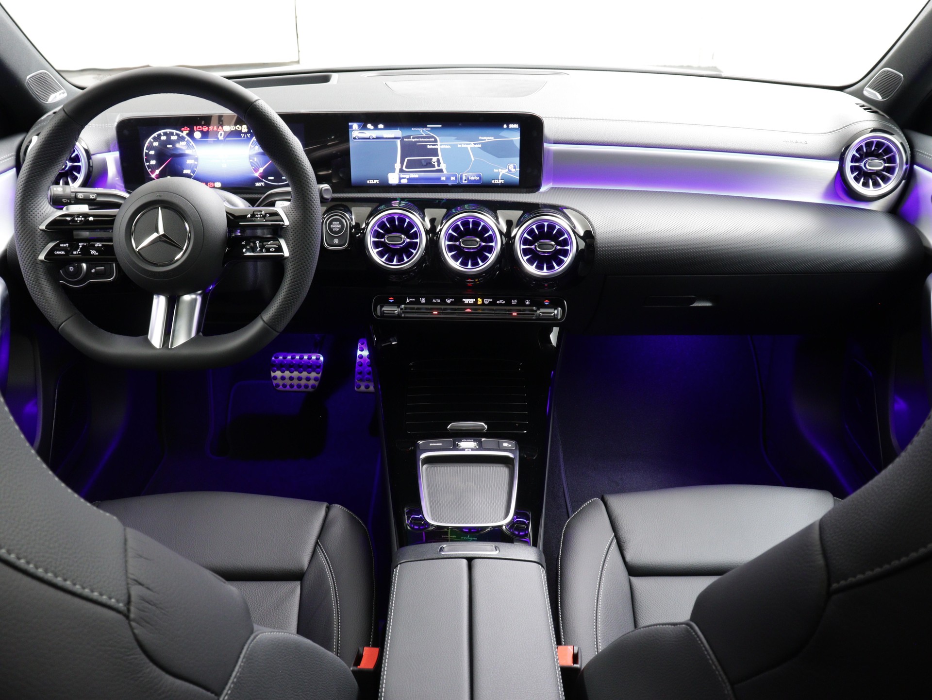 MERCEDES-BENZ A 250 AMG Line 4m-image-6