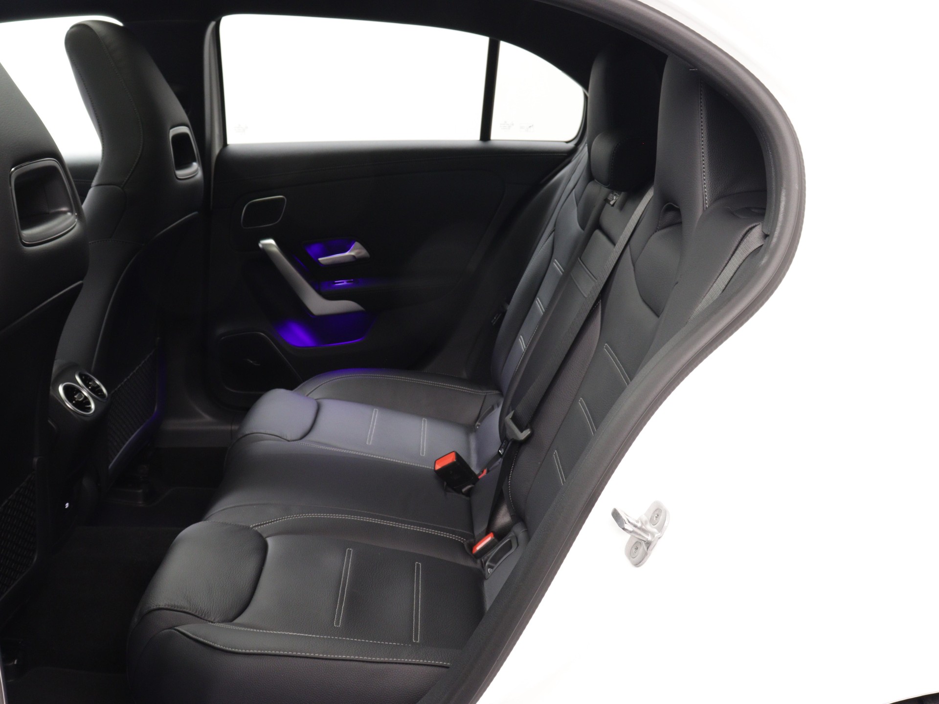 MERCEDES-BENZ A 250 AMG Line 4m-image-10