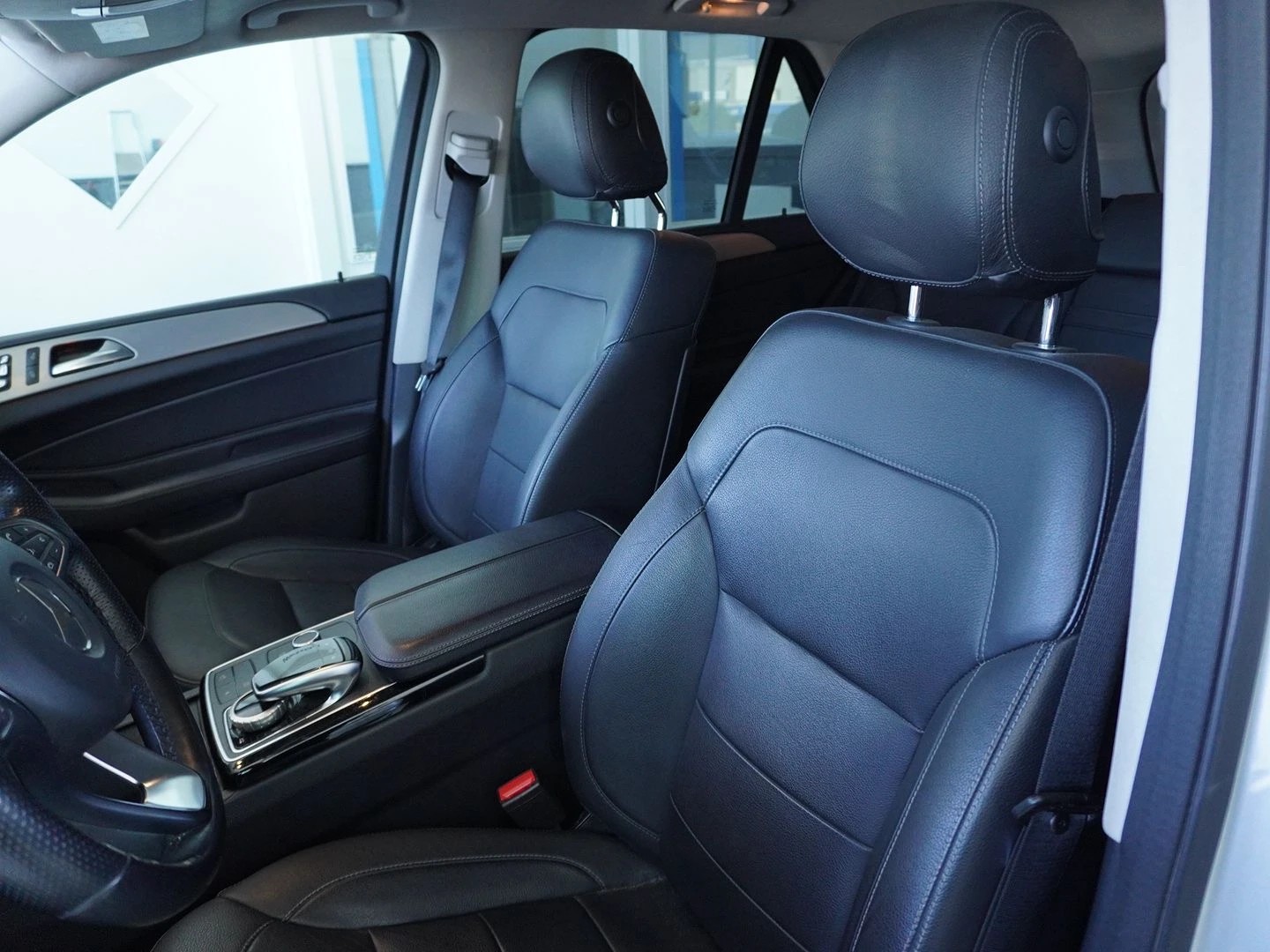 MERCEDES-BENZ GLE 500 e 4Matic 7G-Tronic-showroom-element-3