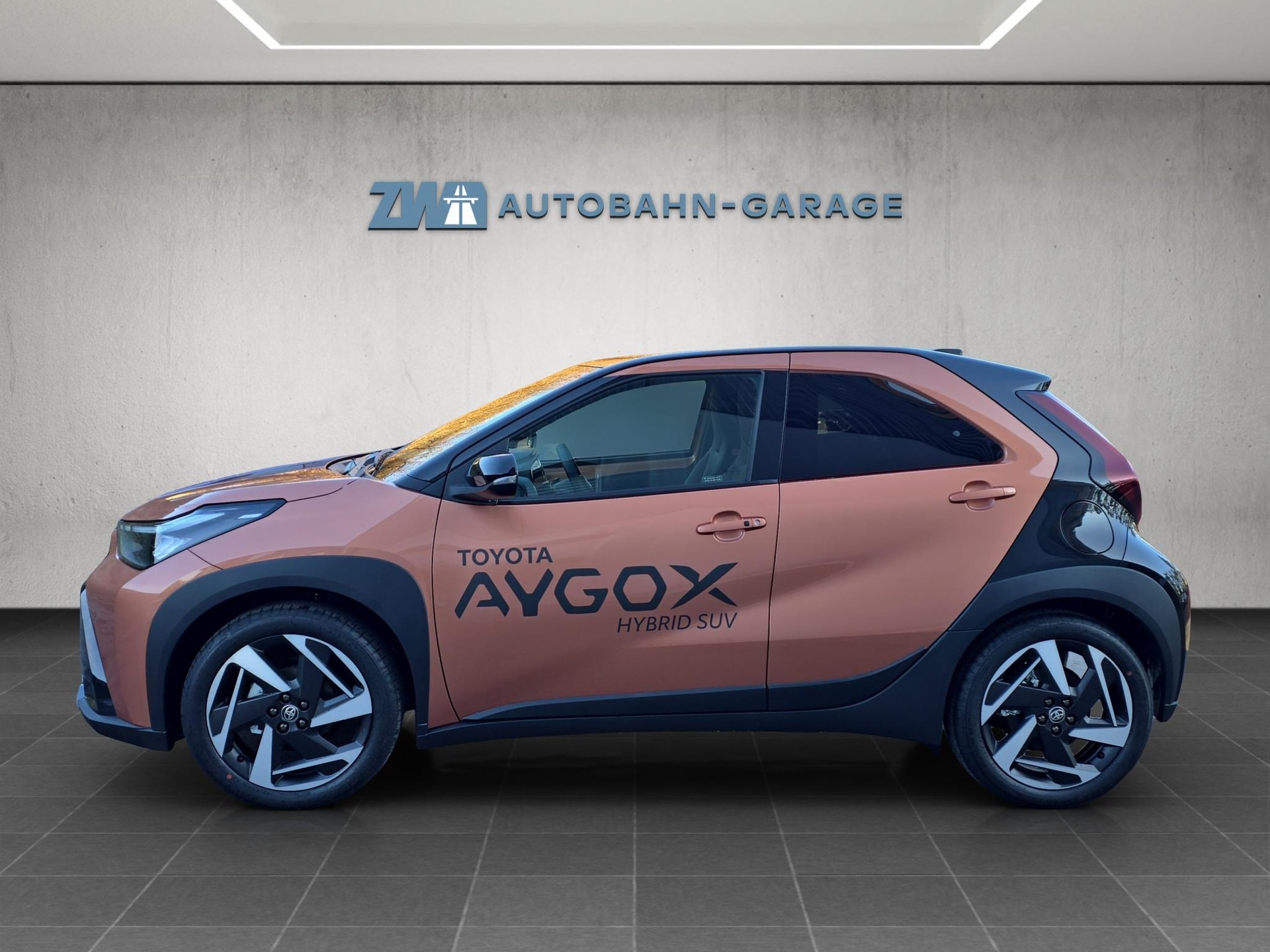 TOYOTA Aygo X 1.5 VVT-i HSD Style-image-1