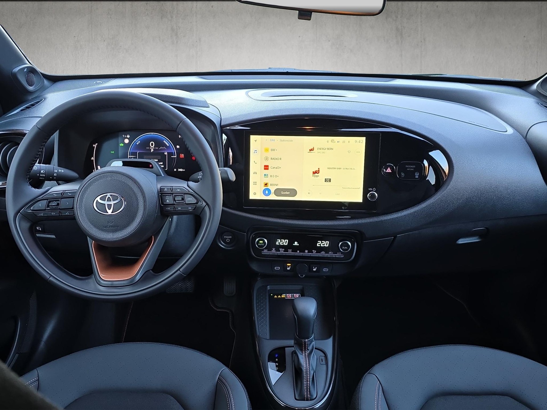 TOYOTA Aygo X 1.5 VVT-i HSD Style-image-10