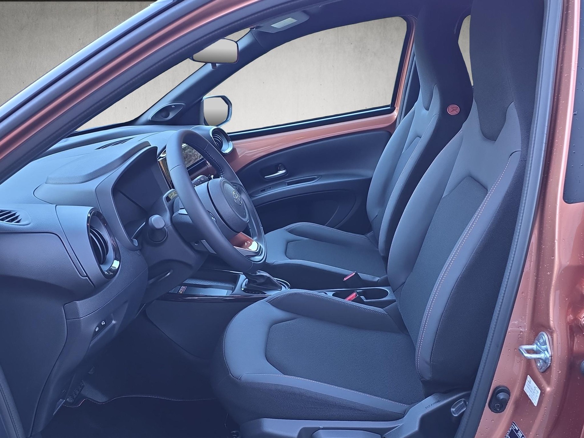 TOYOTA Aygo X 1.5 VVT-i HSD Style-image-8