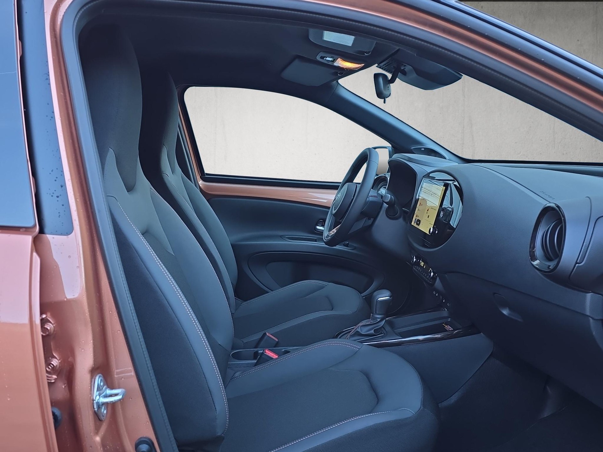 TOYOTA Aygo X 1.5 VVT-i HSD Style-image-13